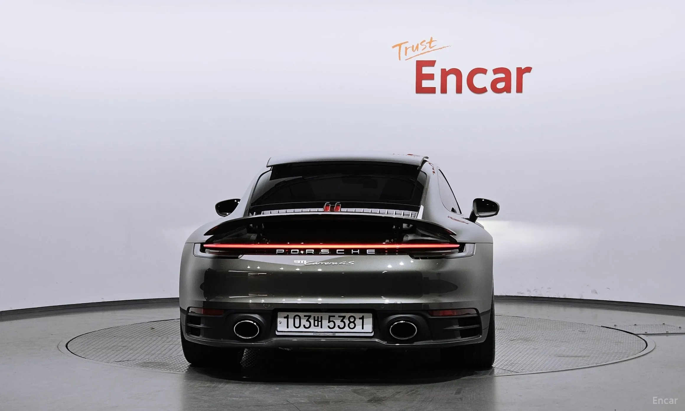 Porsche 911 (992) превью 4
