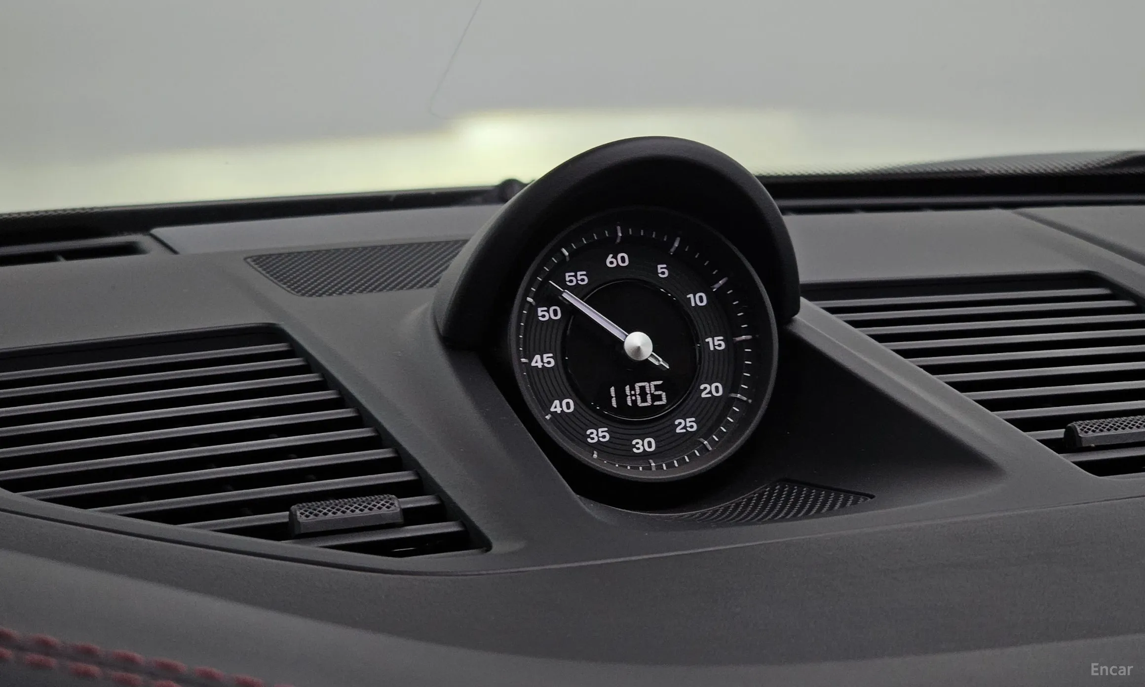 Porsche 911 (992) превью 8