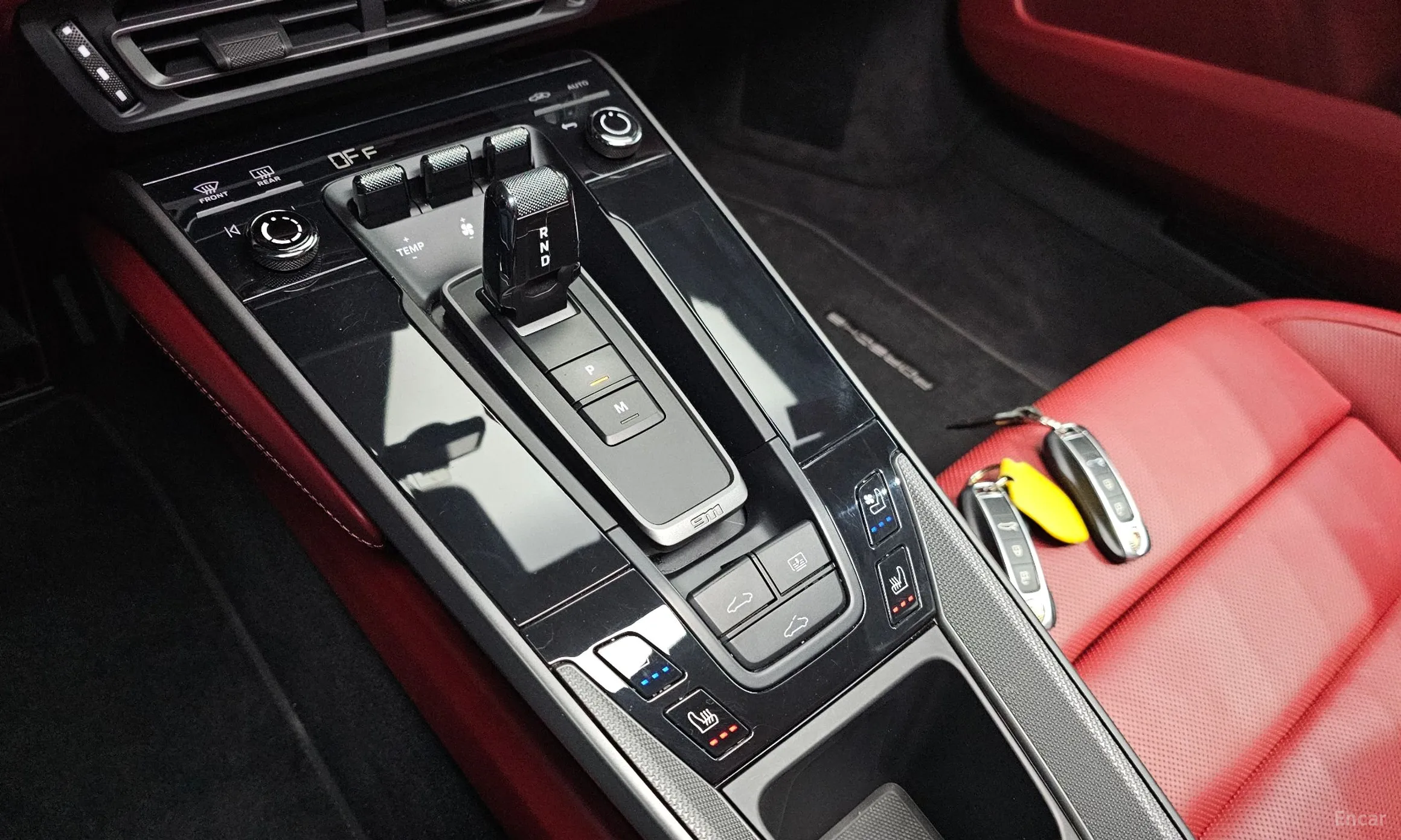 Porsche 911 (992) превью 9