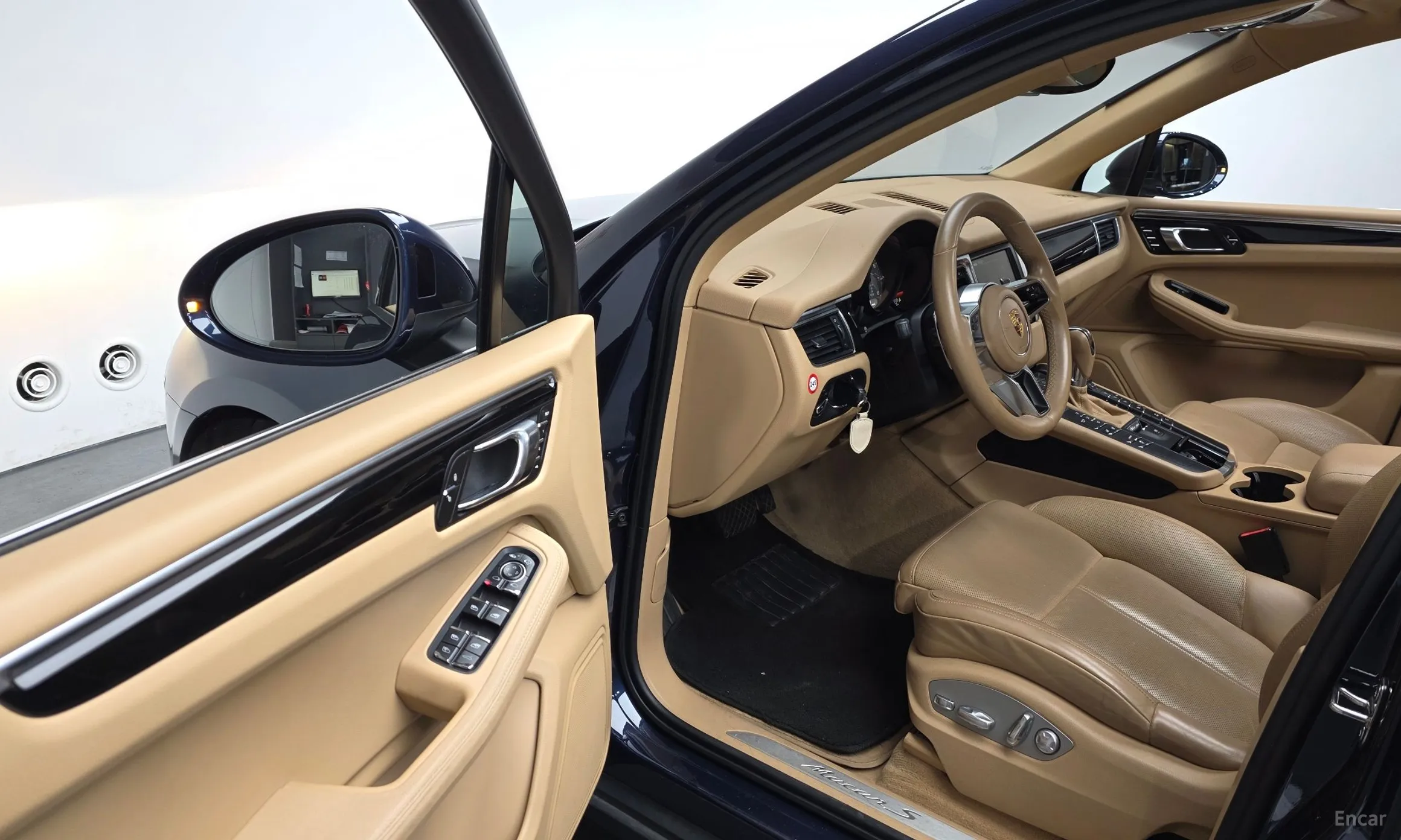 Porsche Macan превью 12