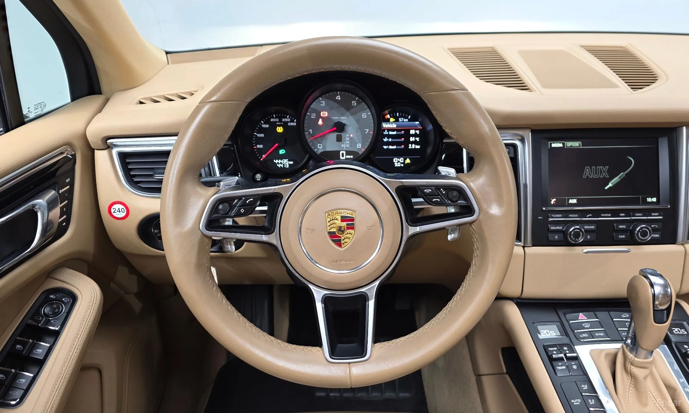 Porsche Macan превью 13