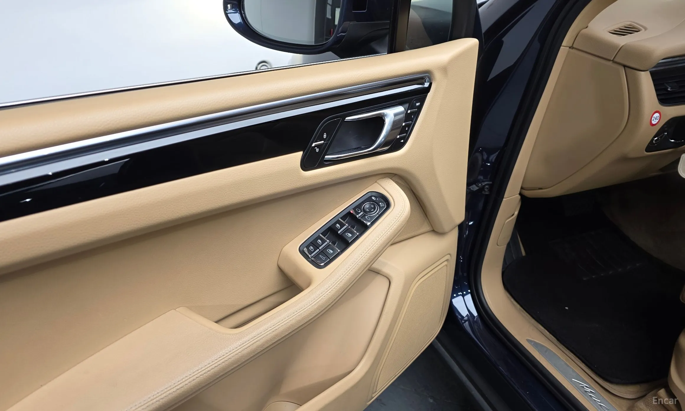 Porsche Macan превью 14