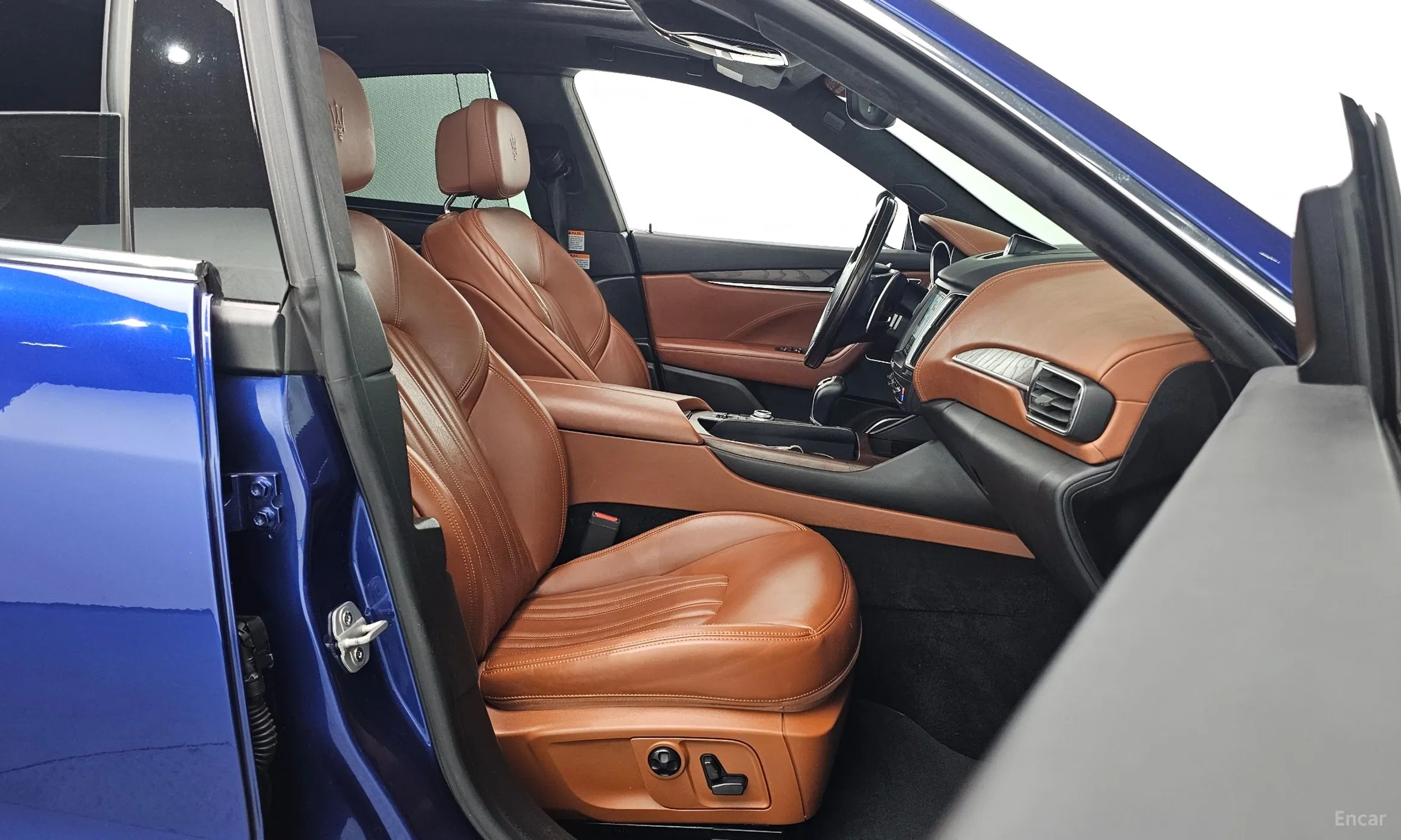 Maserati Levante превью 10