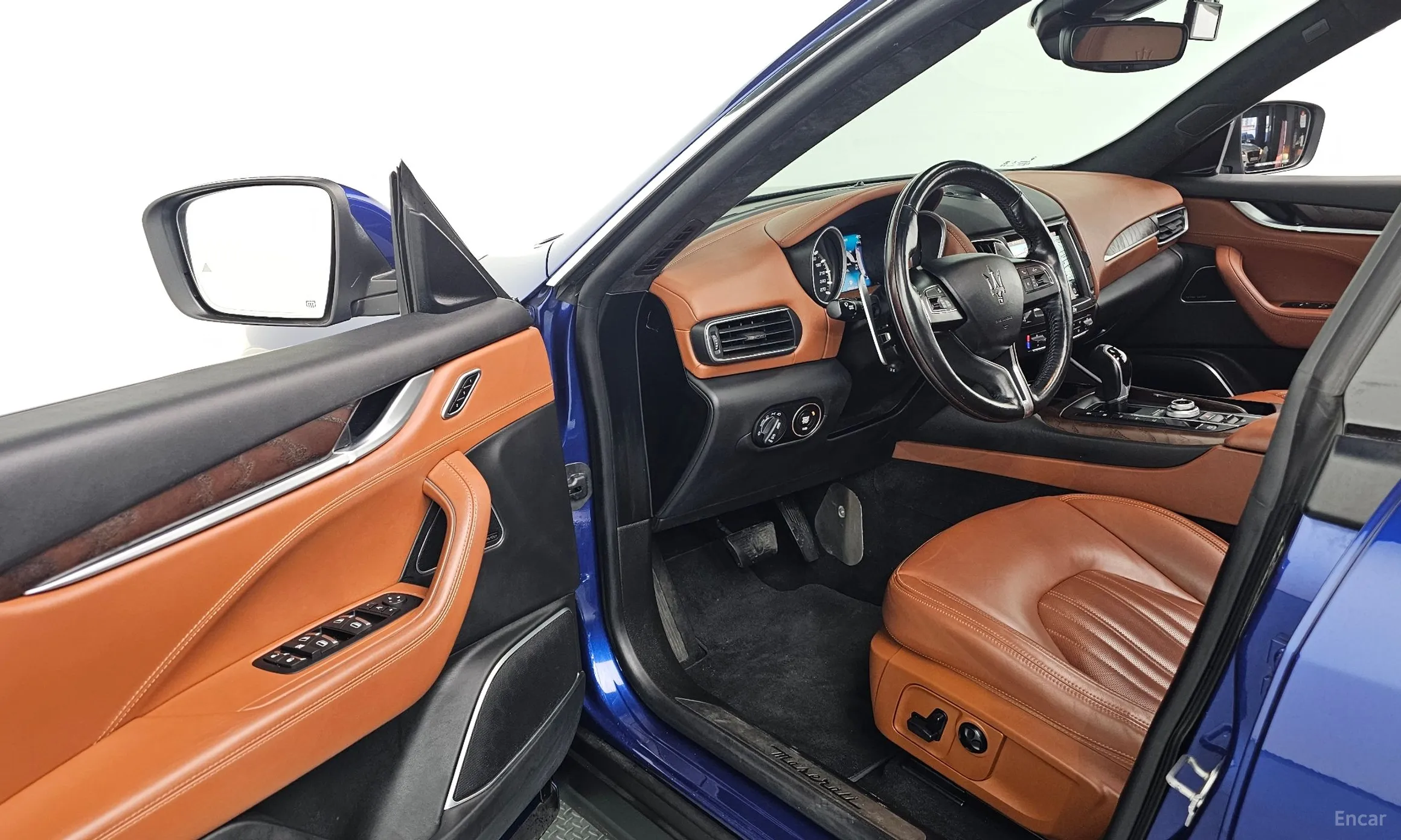 Maserati Levante превью 11