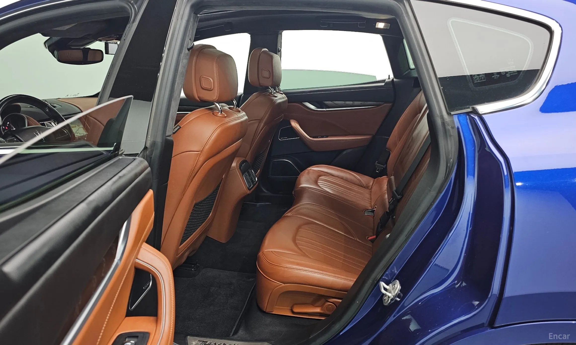 Maserati Levante превью 12
