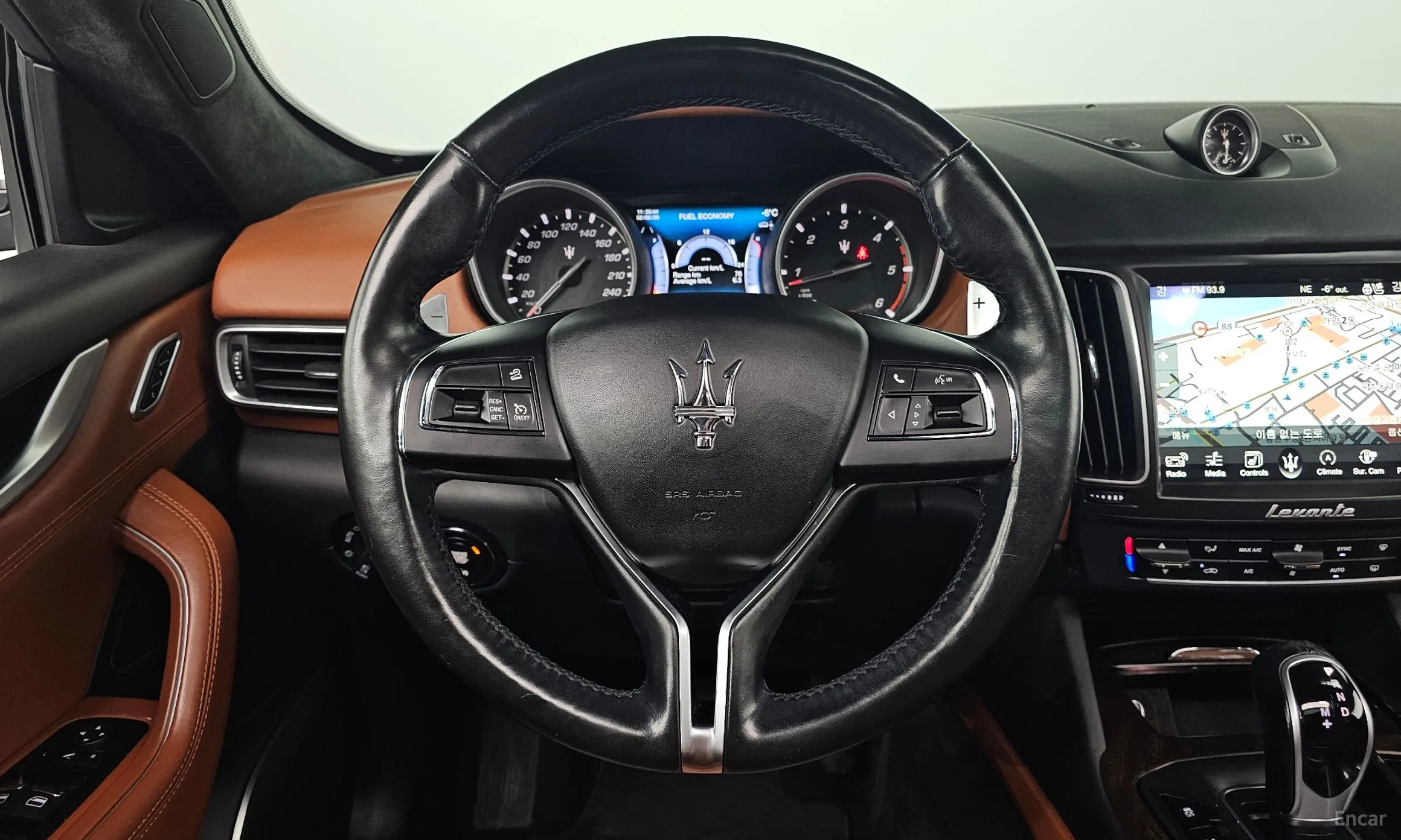 Maserati Levante превью 13