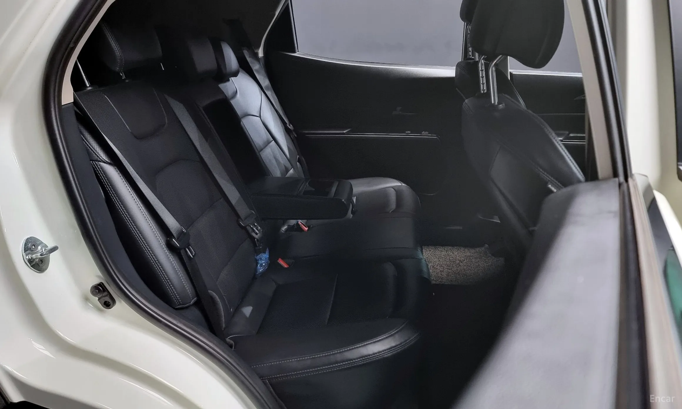 KG Mobility (SsangYong) Beautiful Korando превью 12