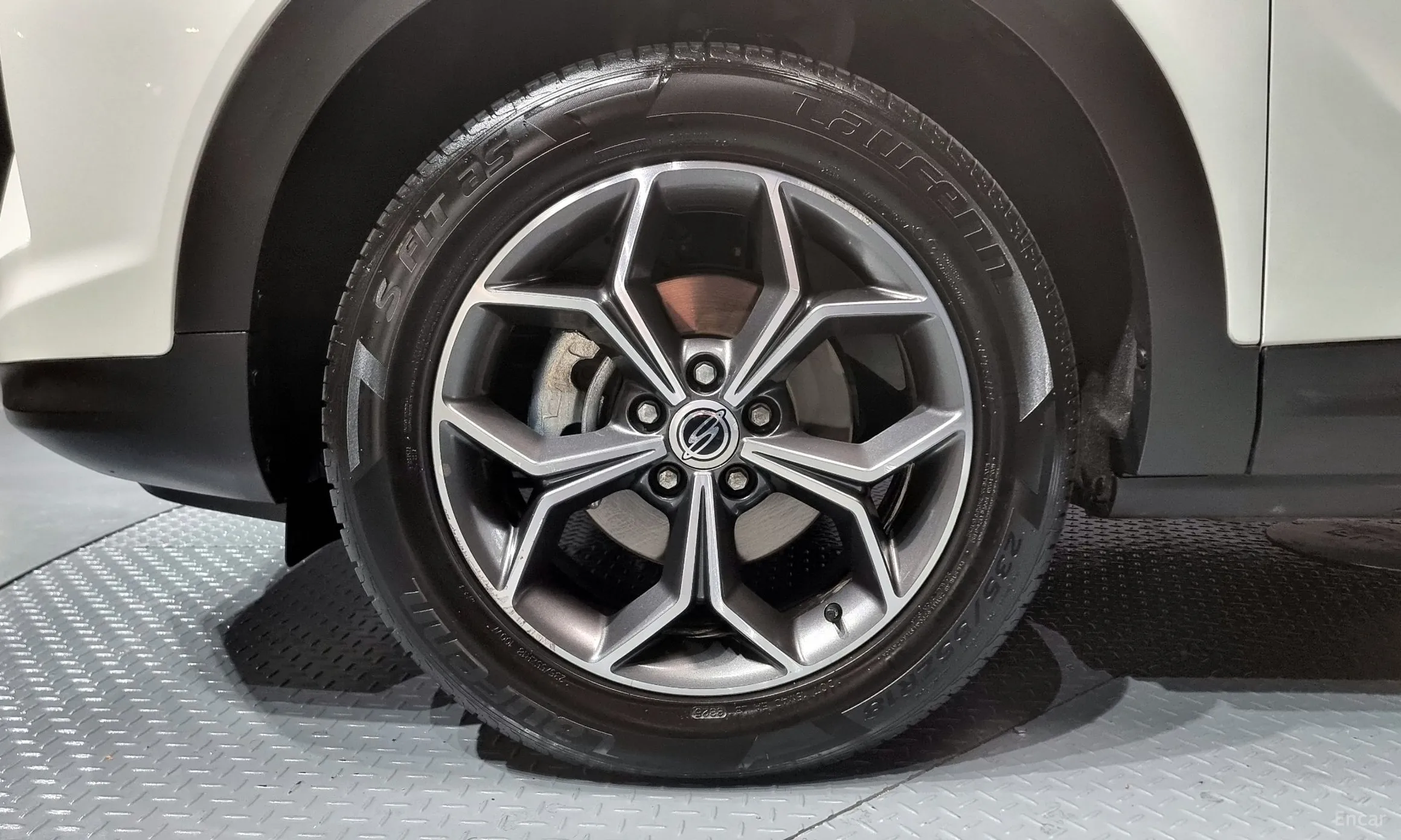 KG Mobility (SsangYong) Beautiful Korando превью 5