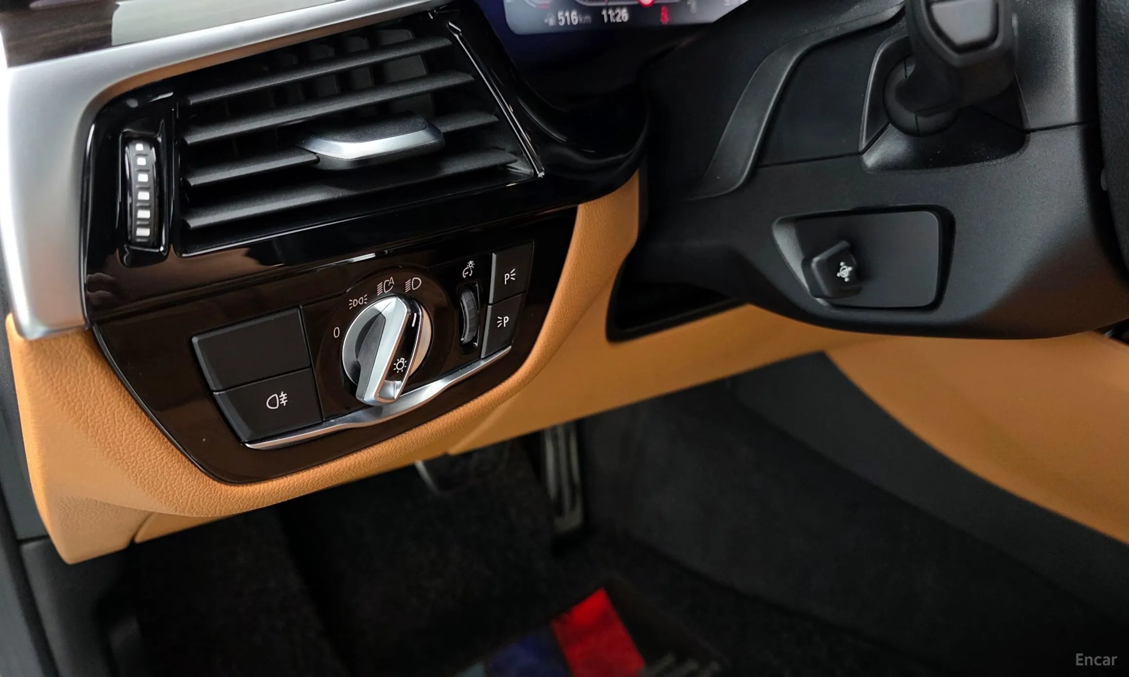 BMW 5 Series (G30) превью 16
