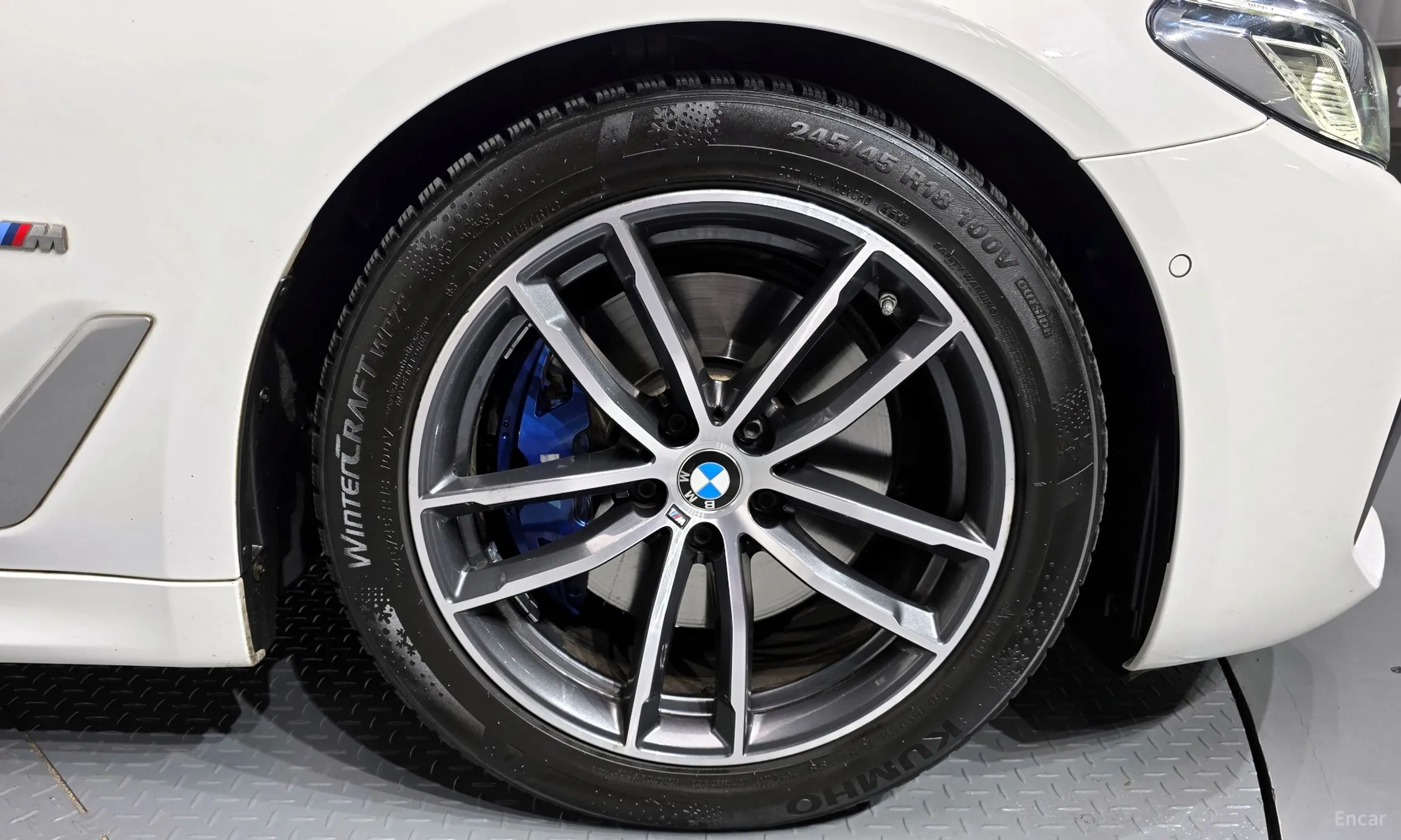BMW 5 Series (G30) превью 5