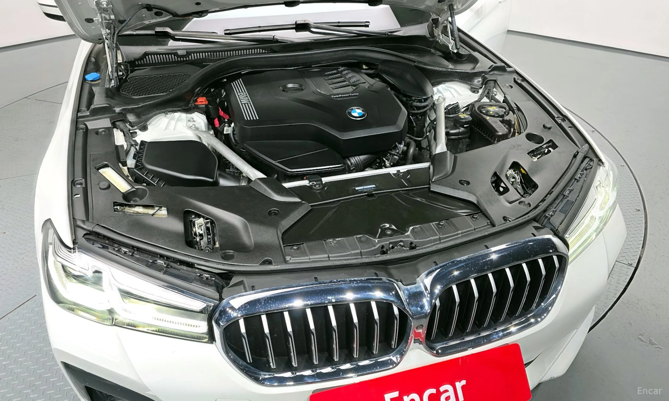 BMW 5 Series (G30) превью 6