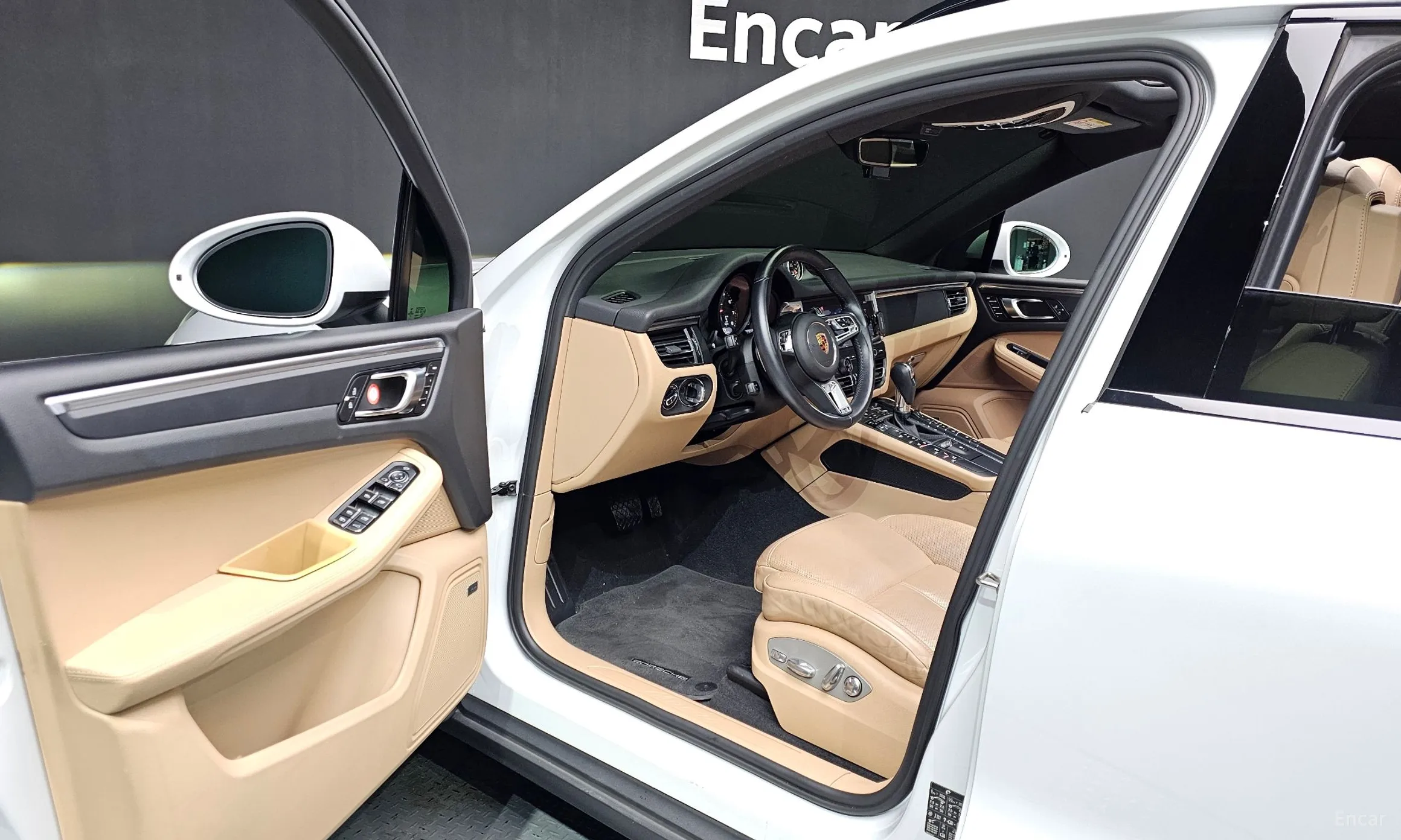 Porsche Macan превью 10