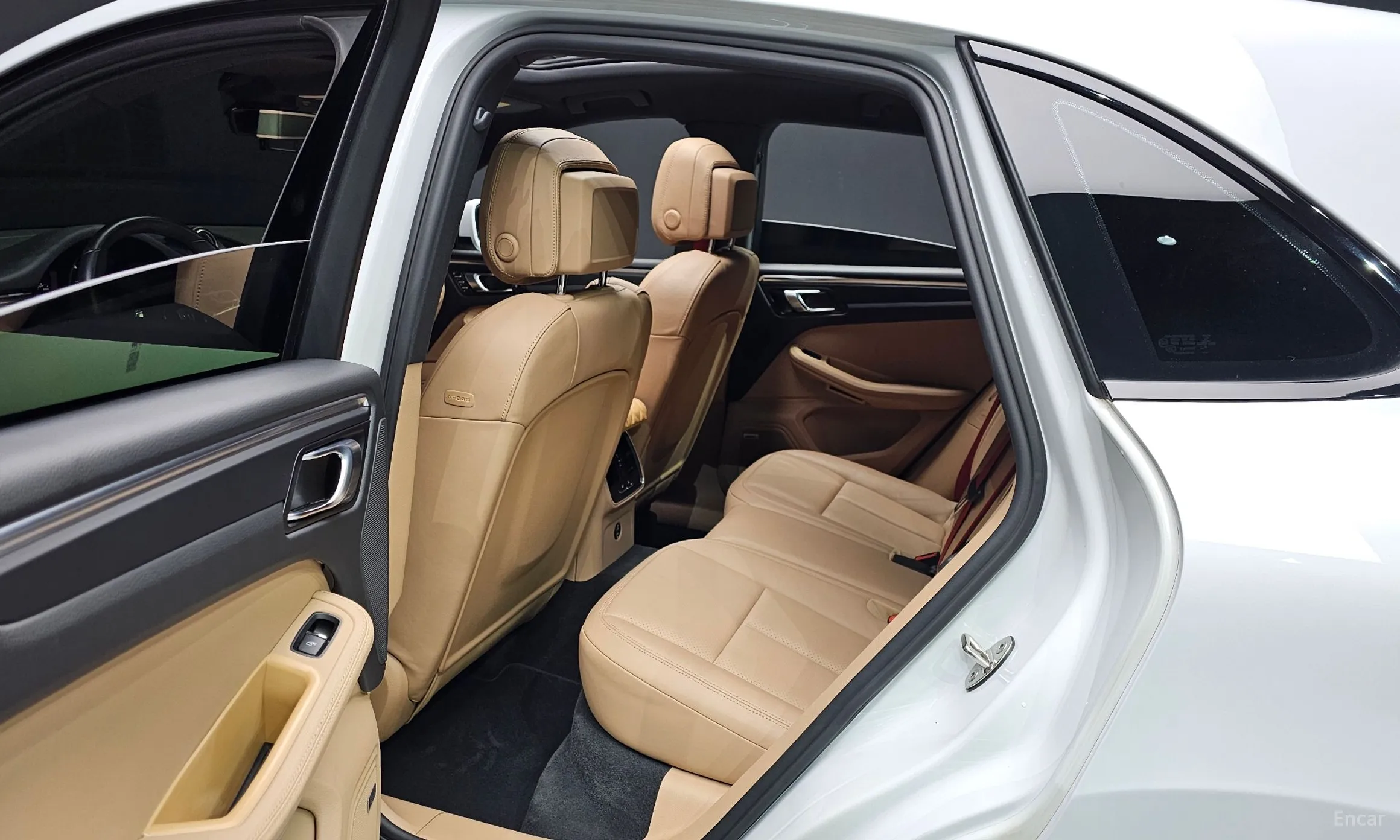 Porsche Macan превью 12