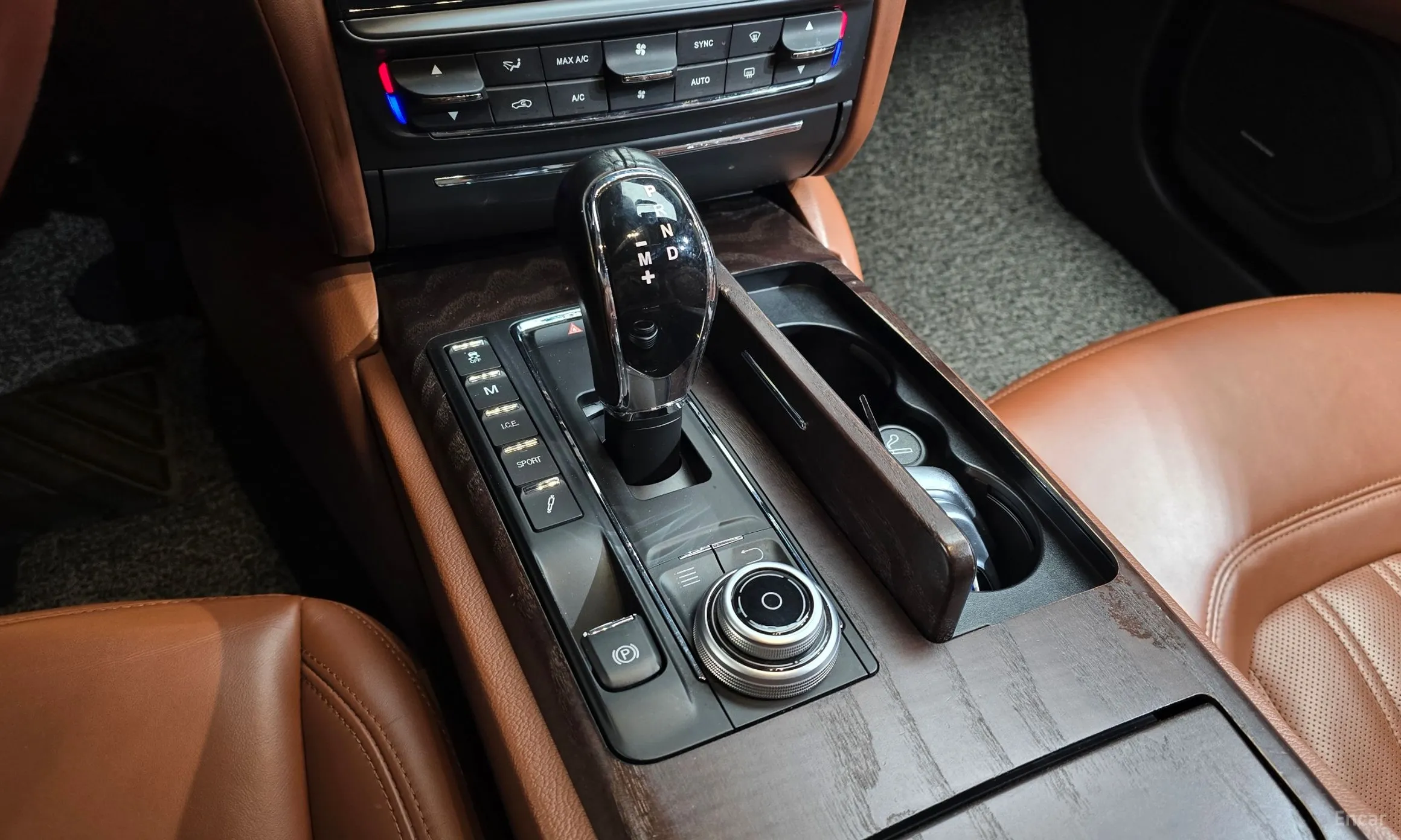 Maserati Quattroporte превью 9
