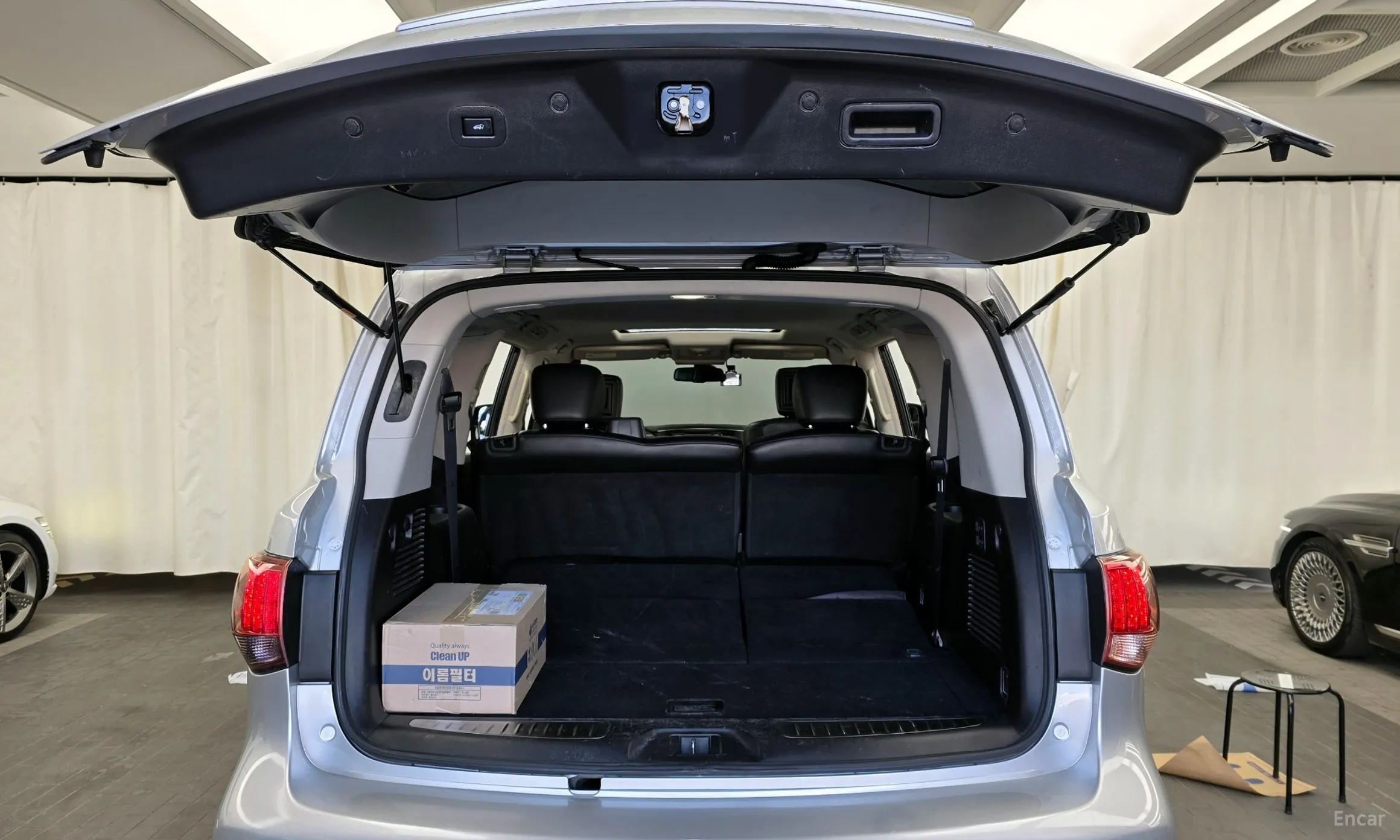 Infiniti QX56 превью 20