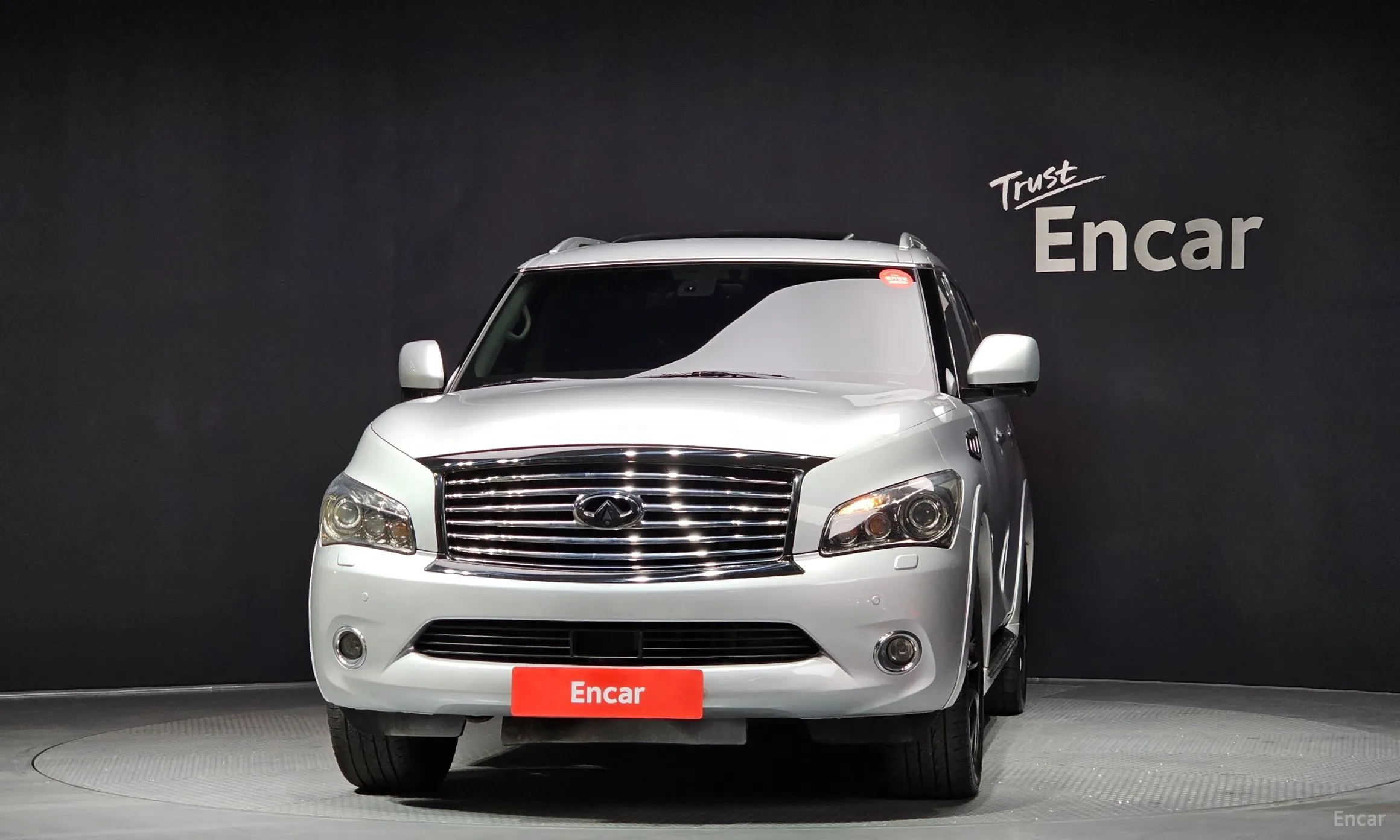 Infiniti QX56 превью 3