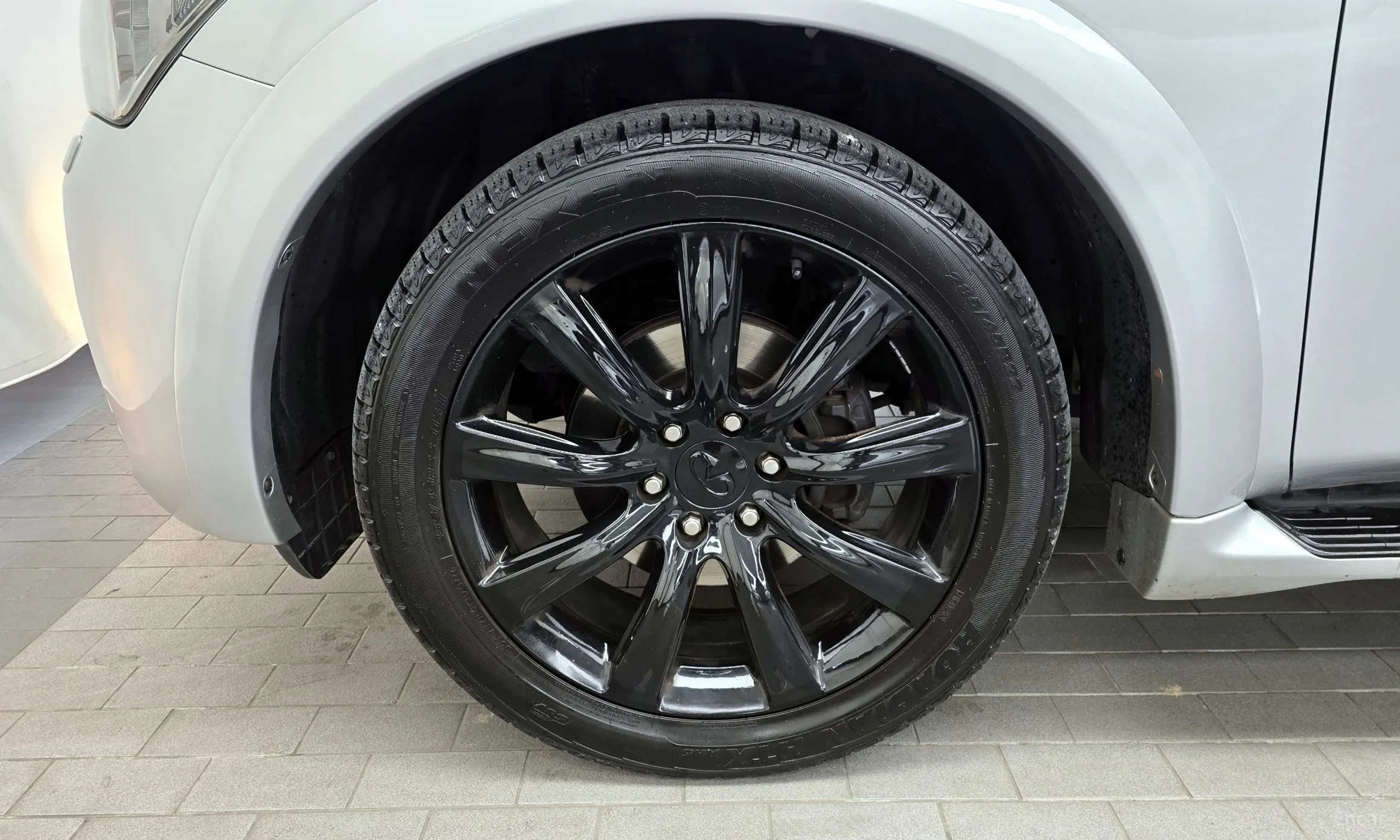 Infiniti QX56 превью 5