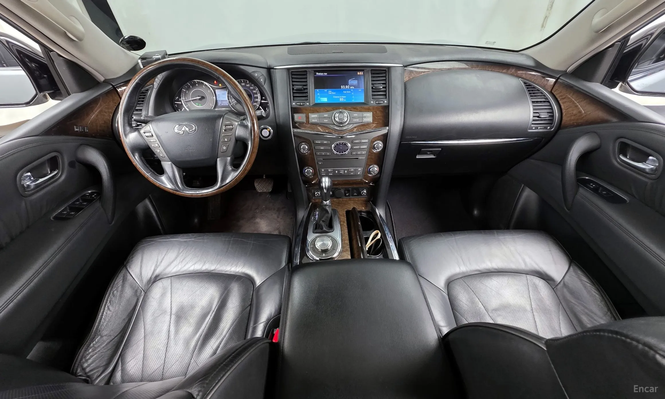 Infiniti QX56 превью 7