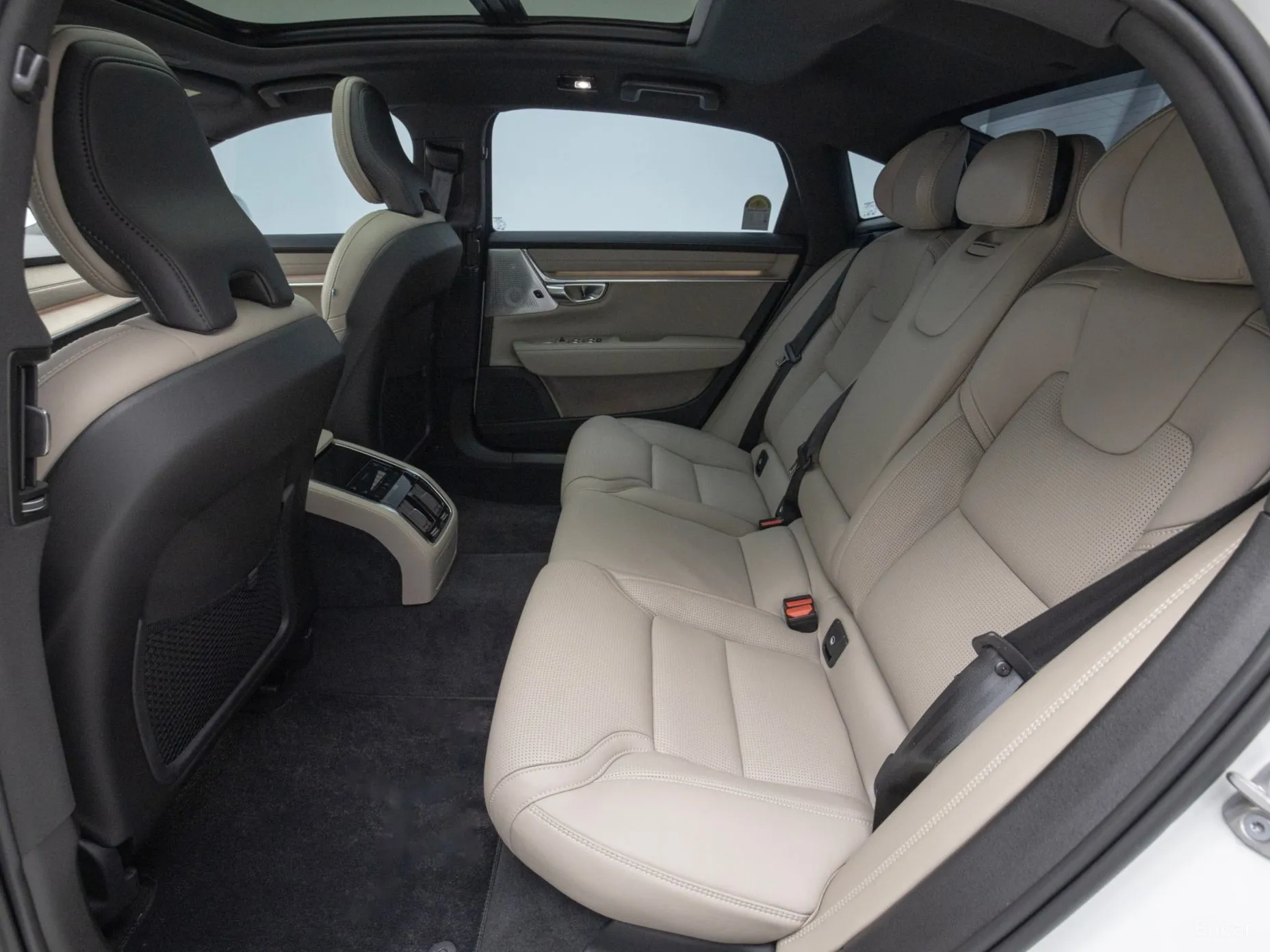 Volvo S90 превью 10