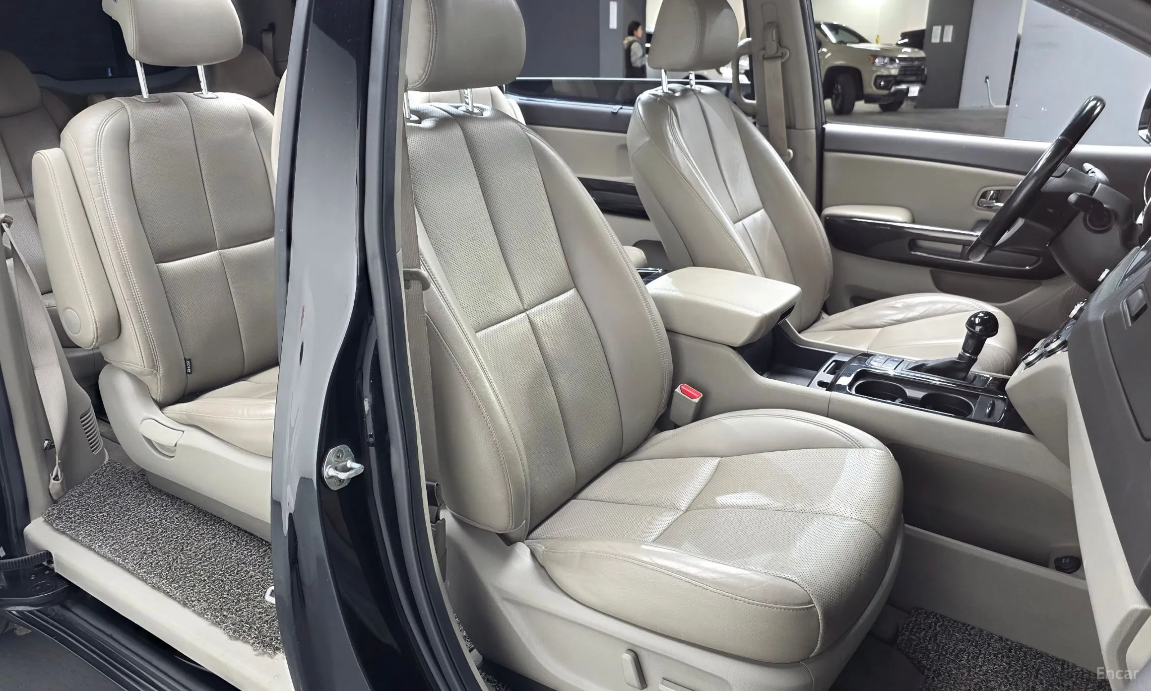 Kia Carnival превью 10