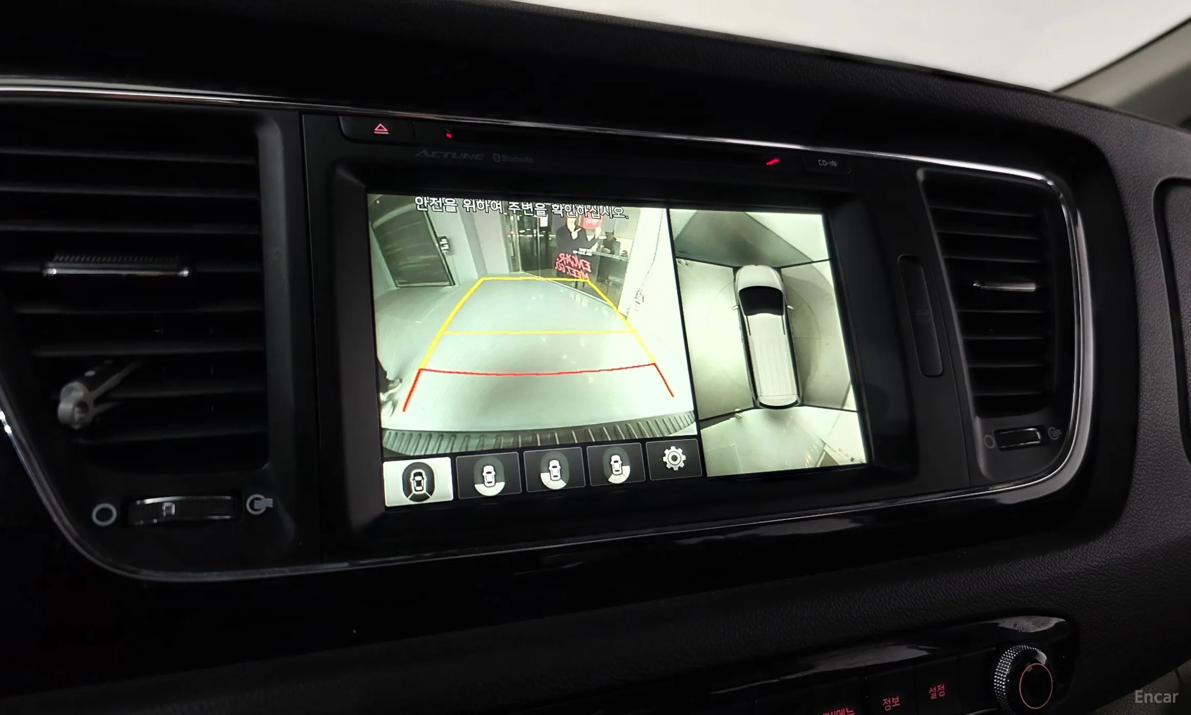 Kia Carnival превью 15