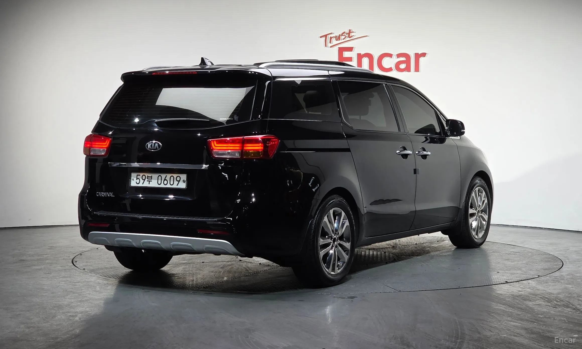 Kia Carnival превью 2