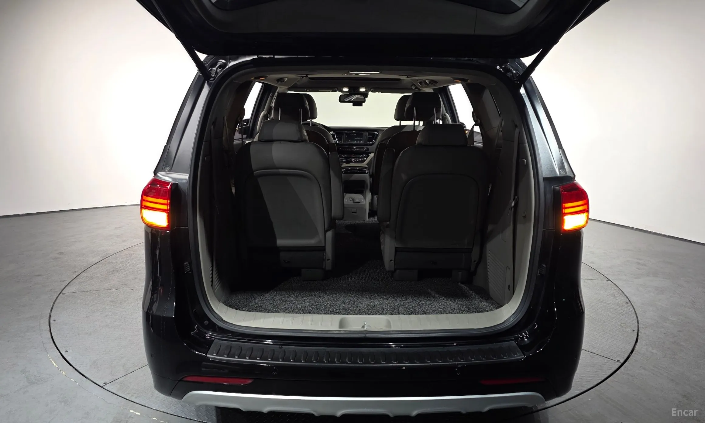 Kia Carnival превью 20