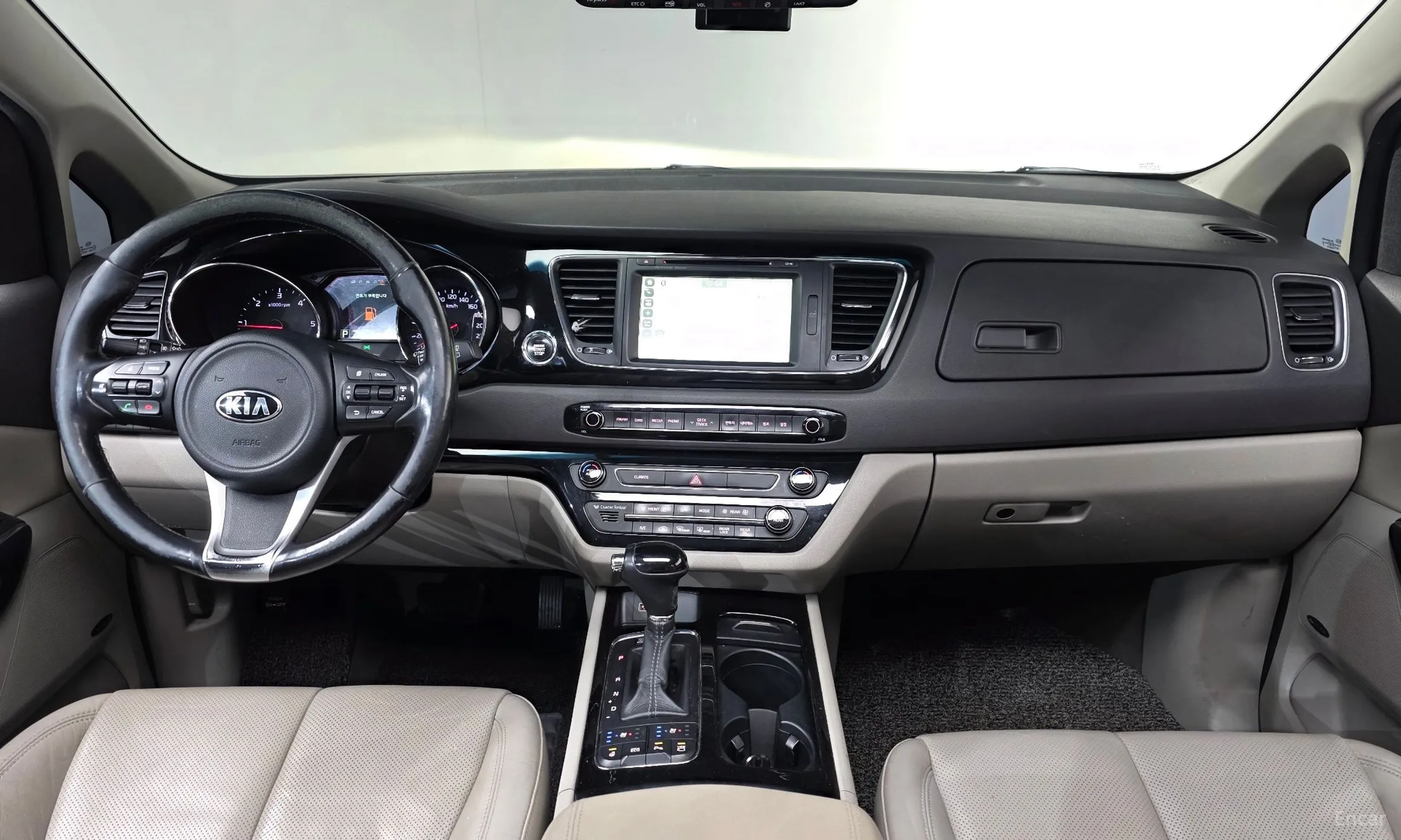 Kia Carnival превью 7