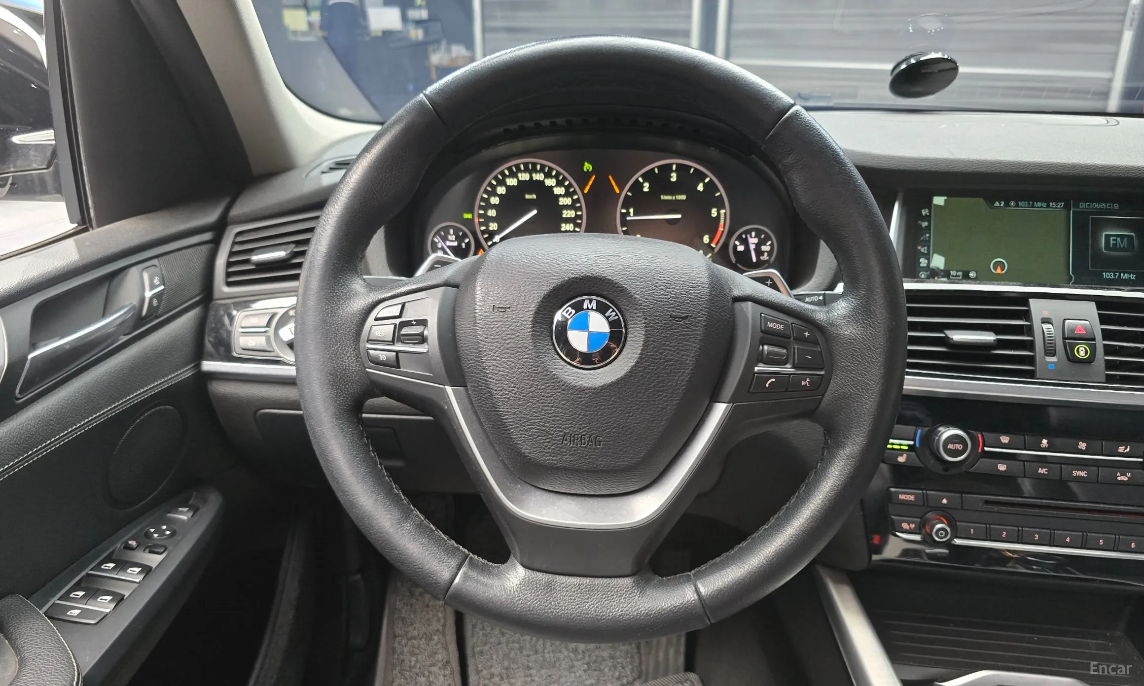 BMW X3 (F25) превью 13