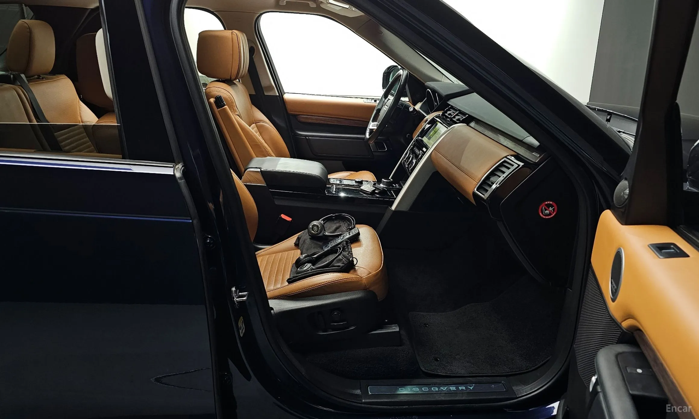 Land Rover Discovery 5 превью 11