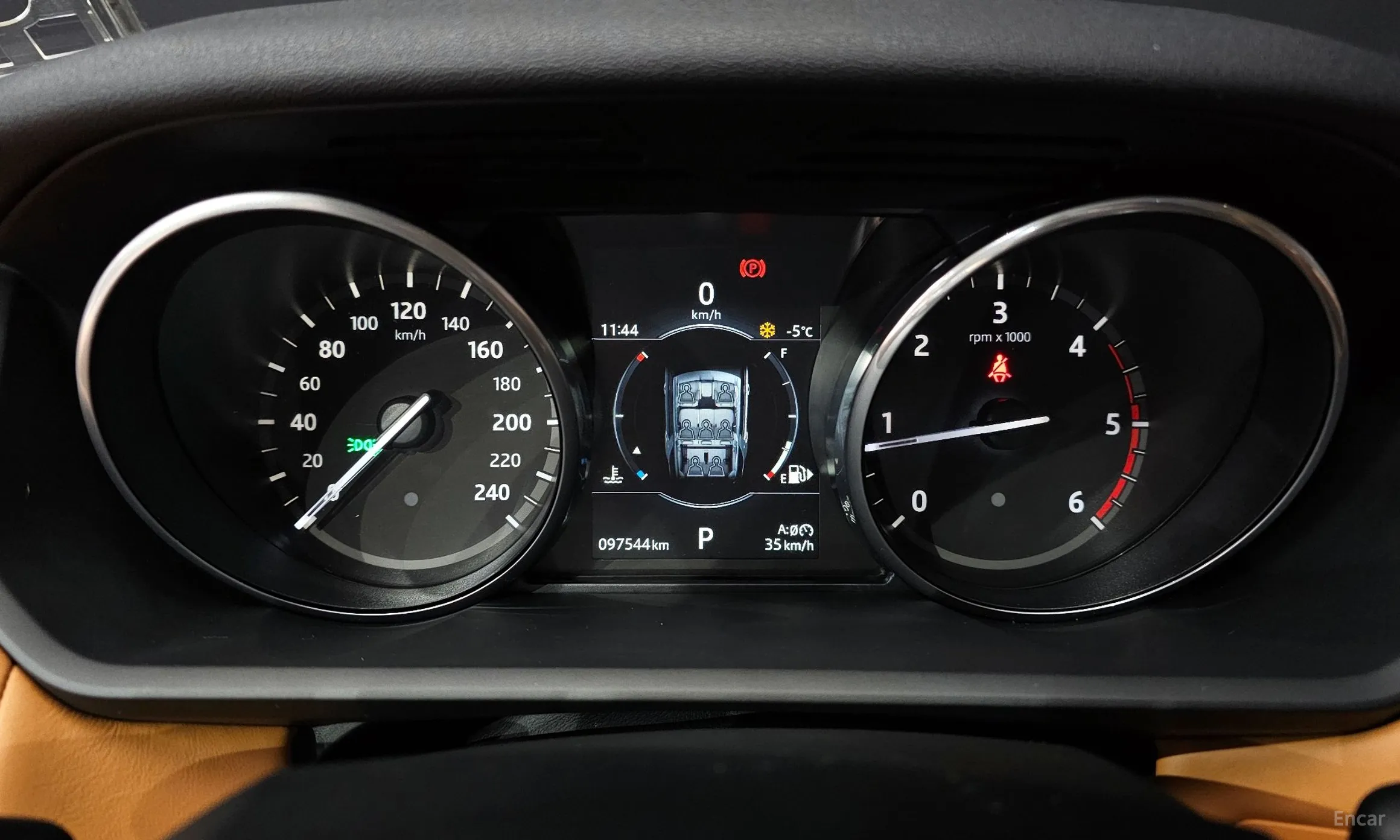 Land Rover Discovery 5 превью 8