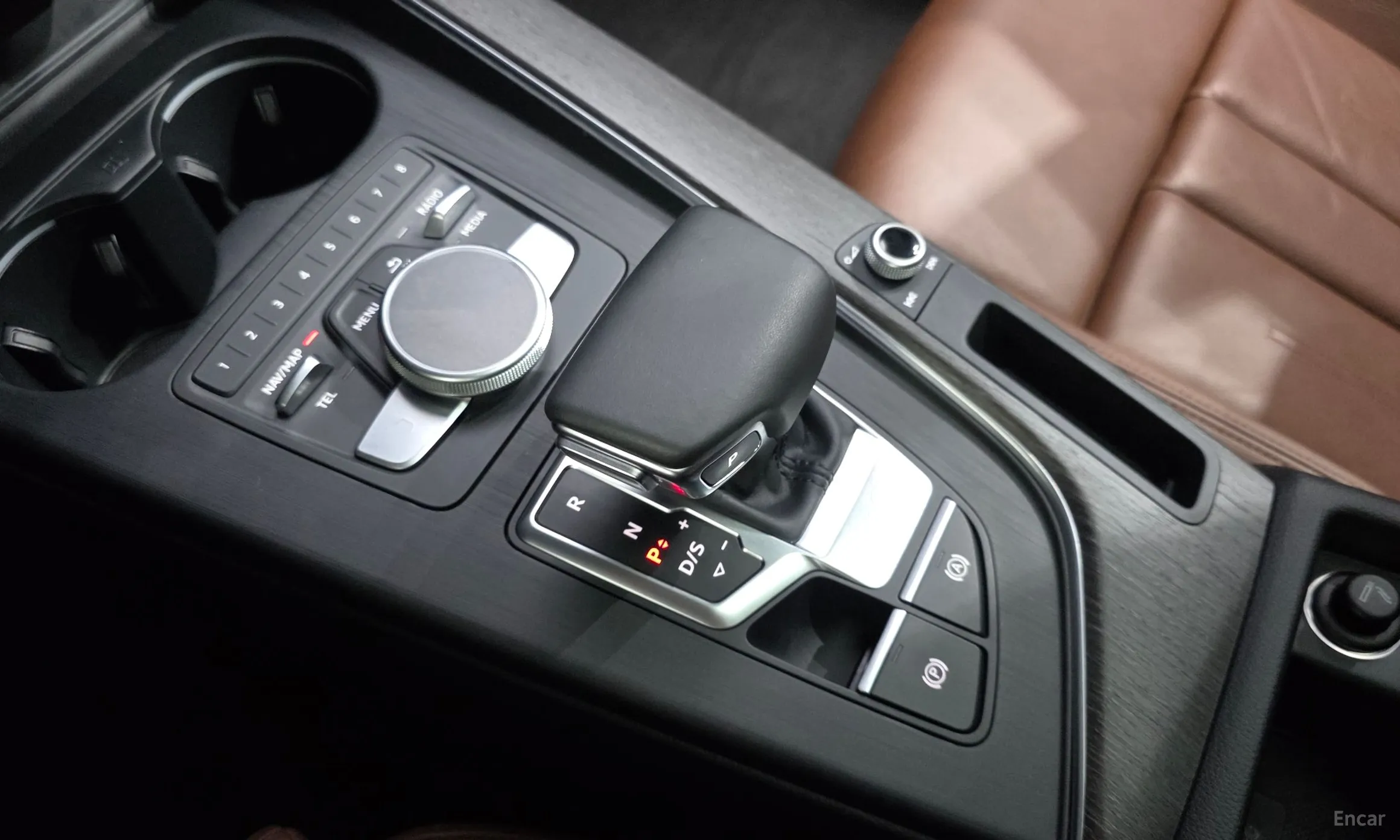 Audi A4 (B9) превью 9