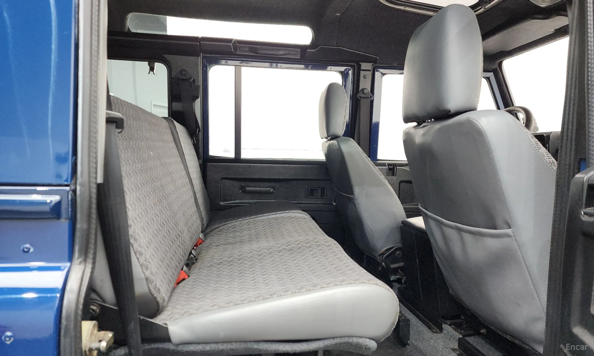 Land Rover Defender превью 12