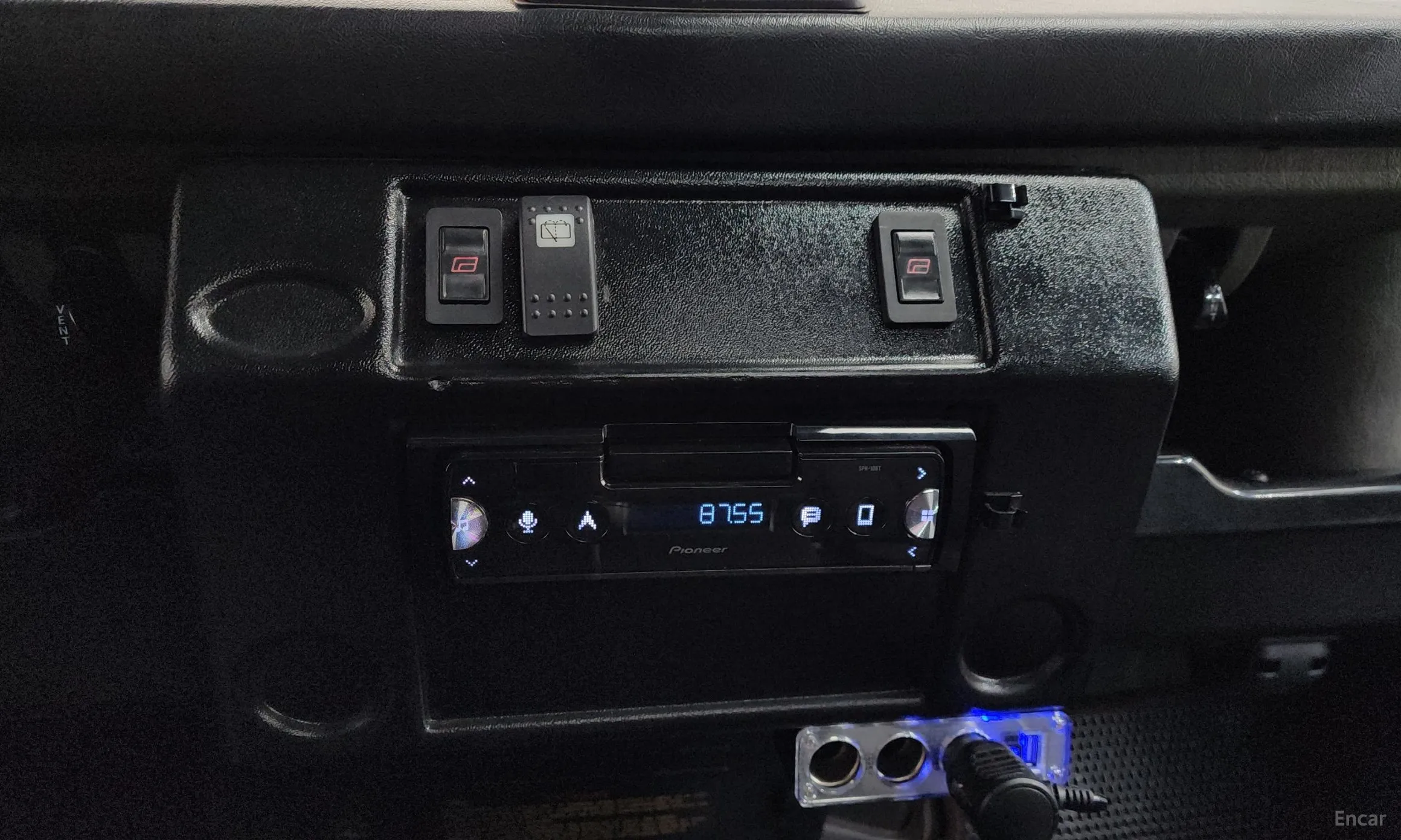 Land Rover Defender превью 14