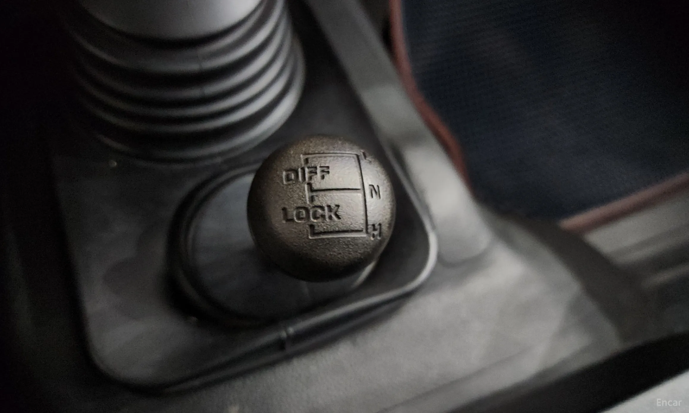 Land Rover Defender превью 15