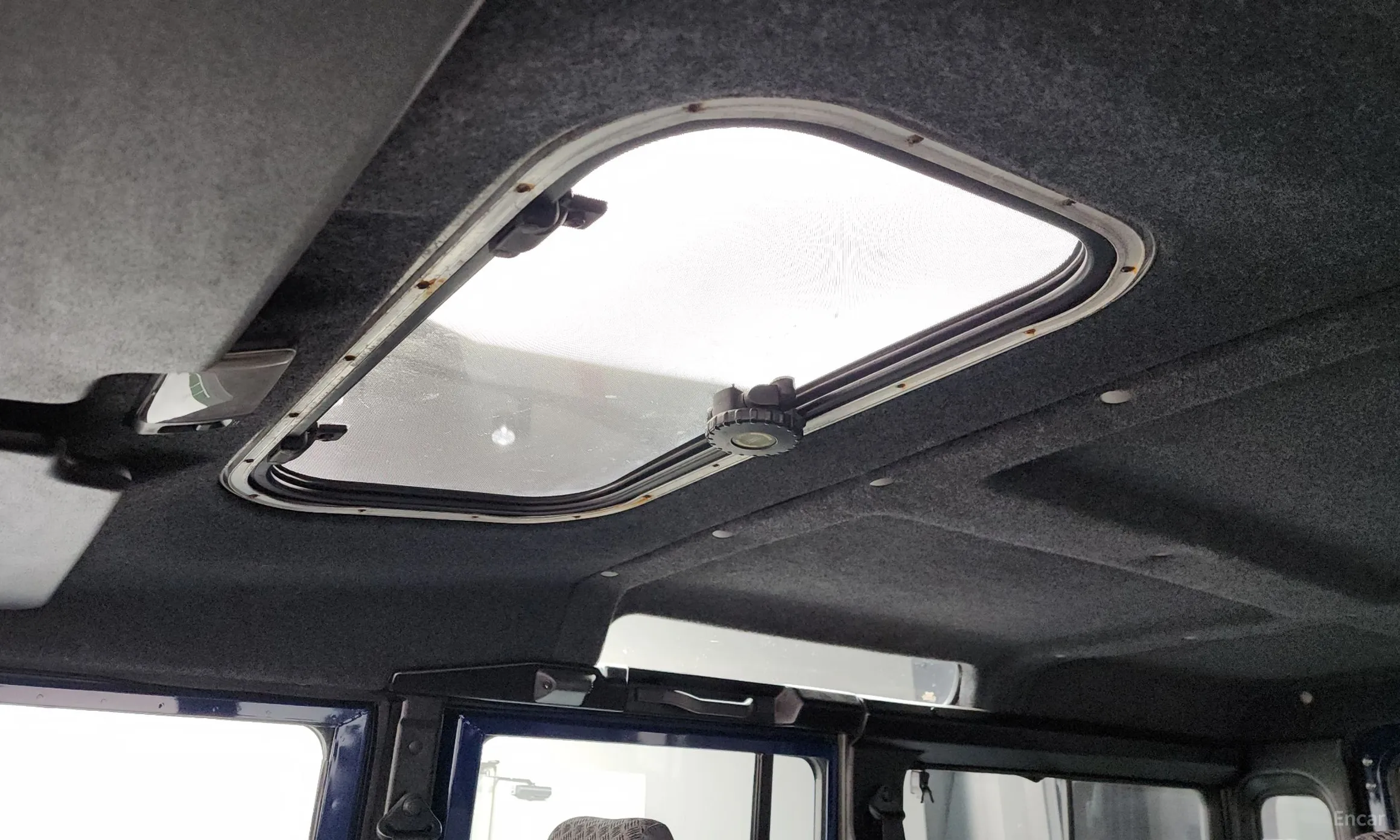 Land Rover Defender превью 19