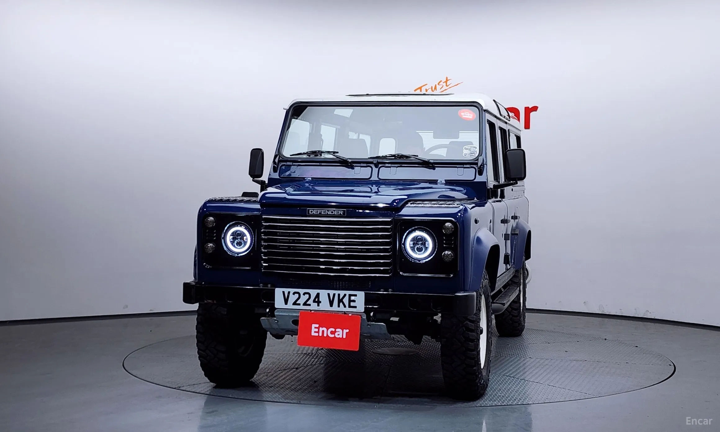 Land Rover Defender превью 3