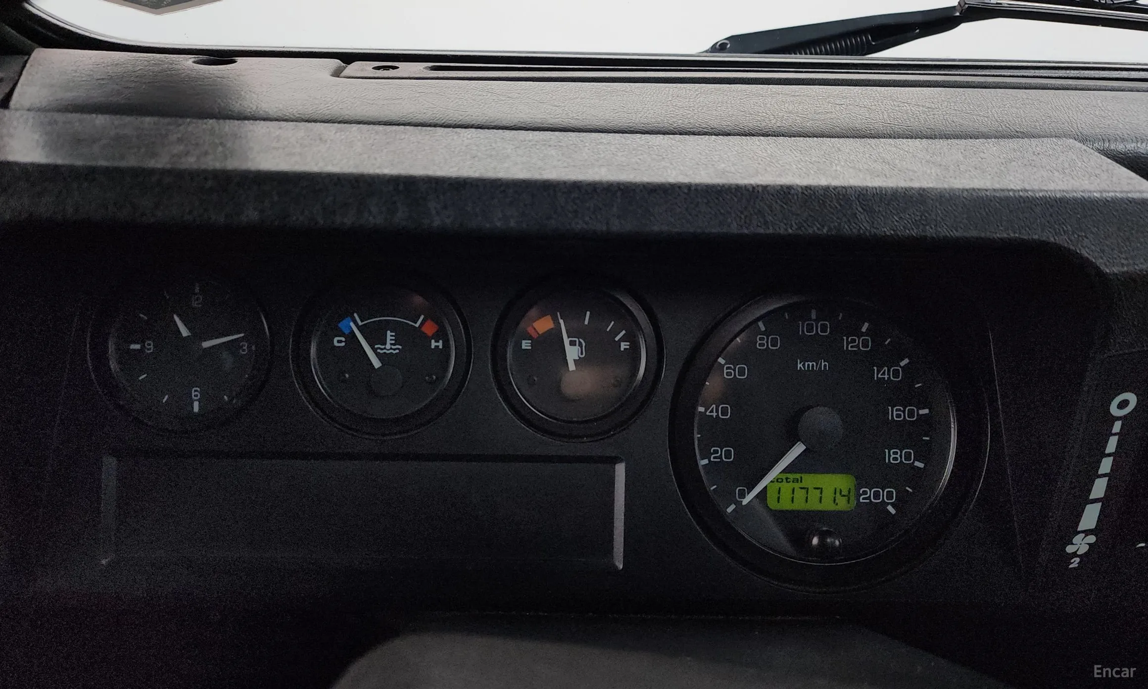 Land Rover Defender превью 8