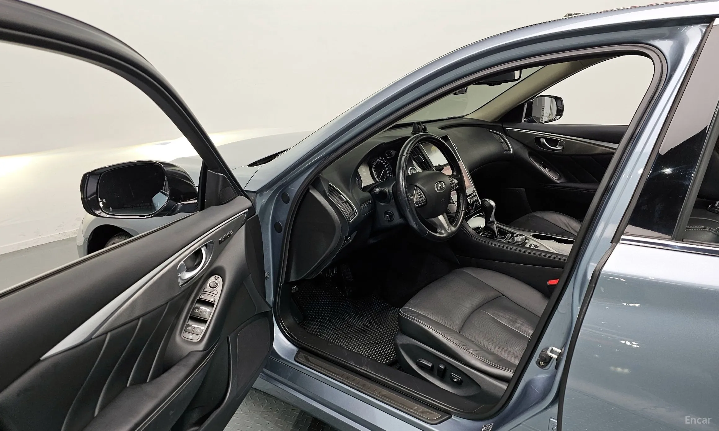 Infiniti Q50 превью 11