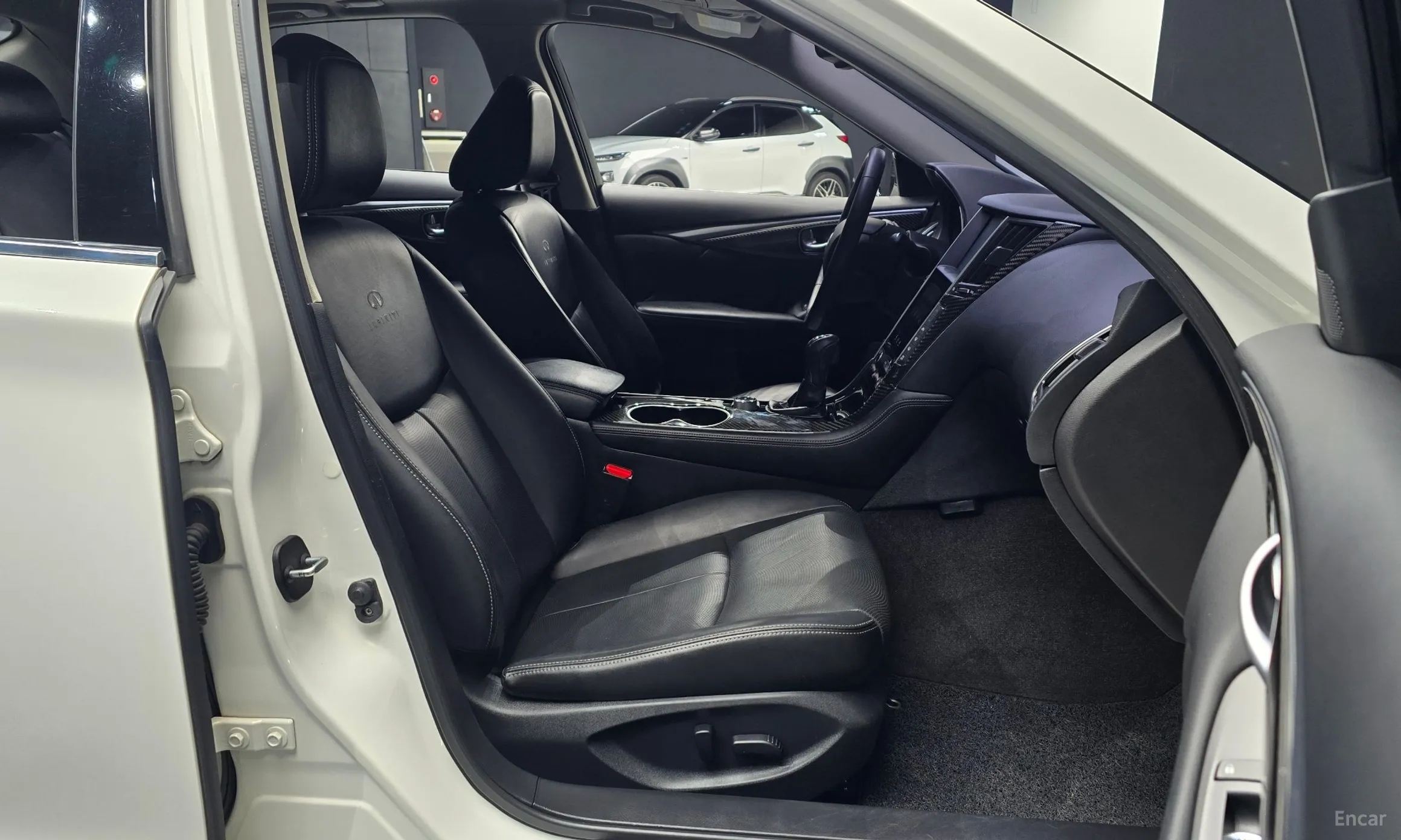 Infiniti Q50 превью 10