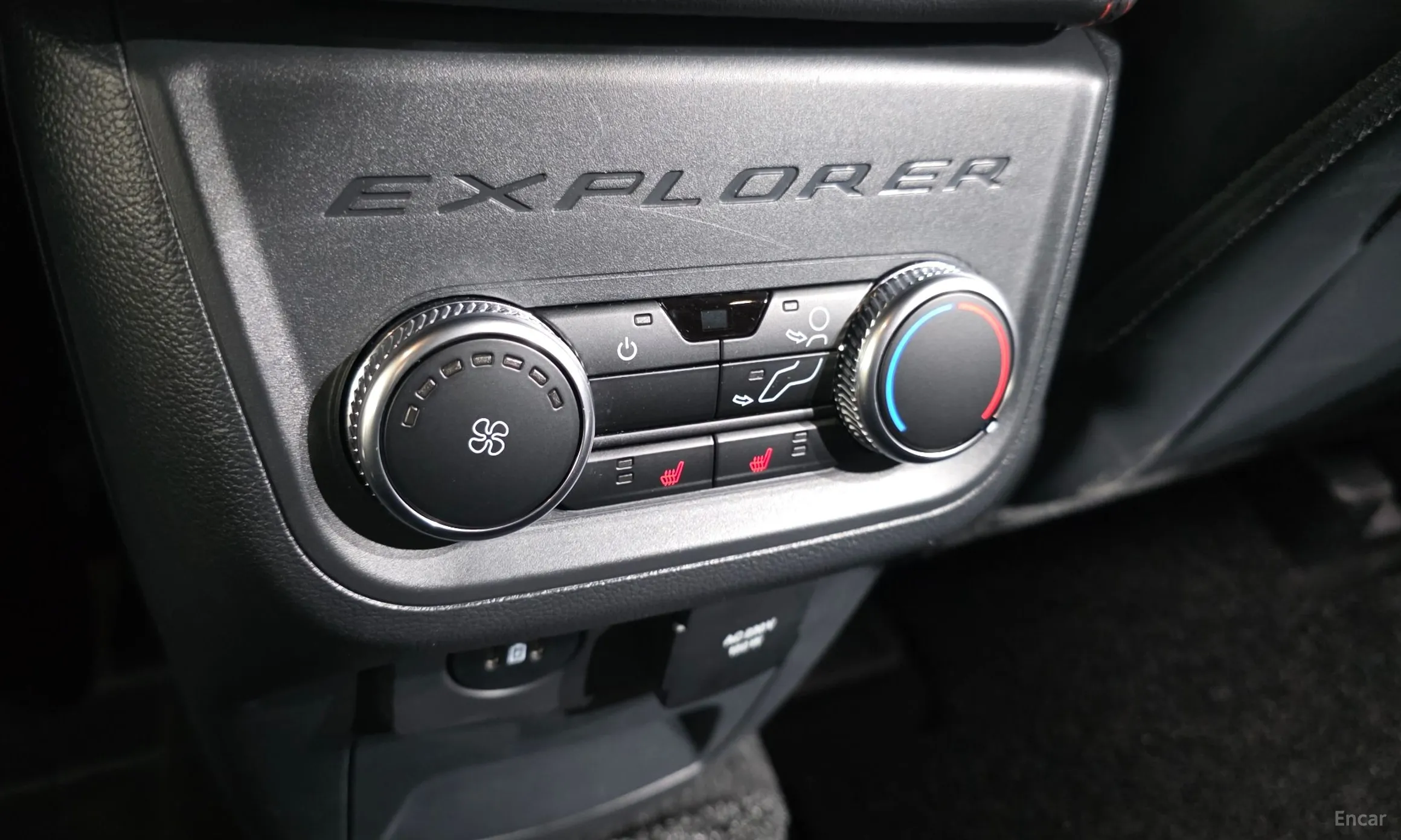 Ford Explorer 6th Generation превью 18
