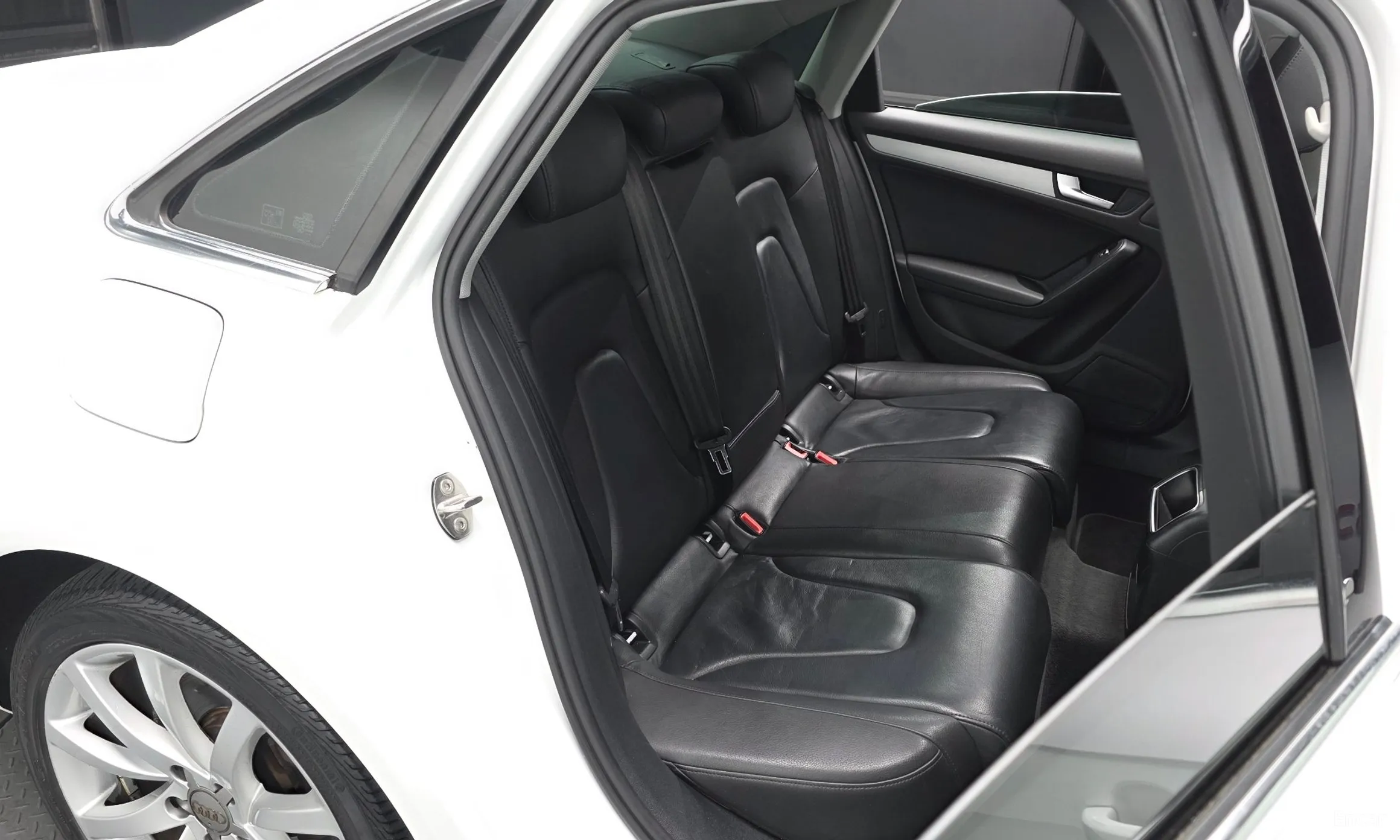 Audi New A4 превью 11