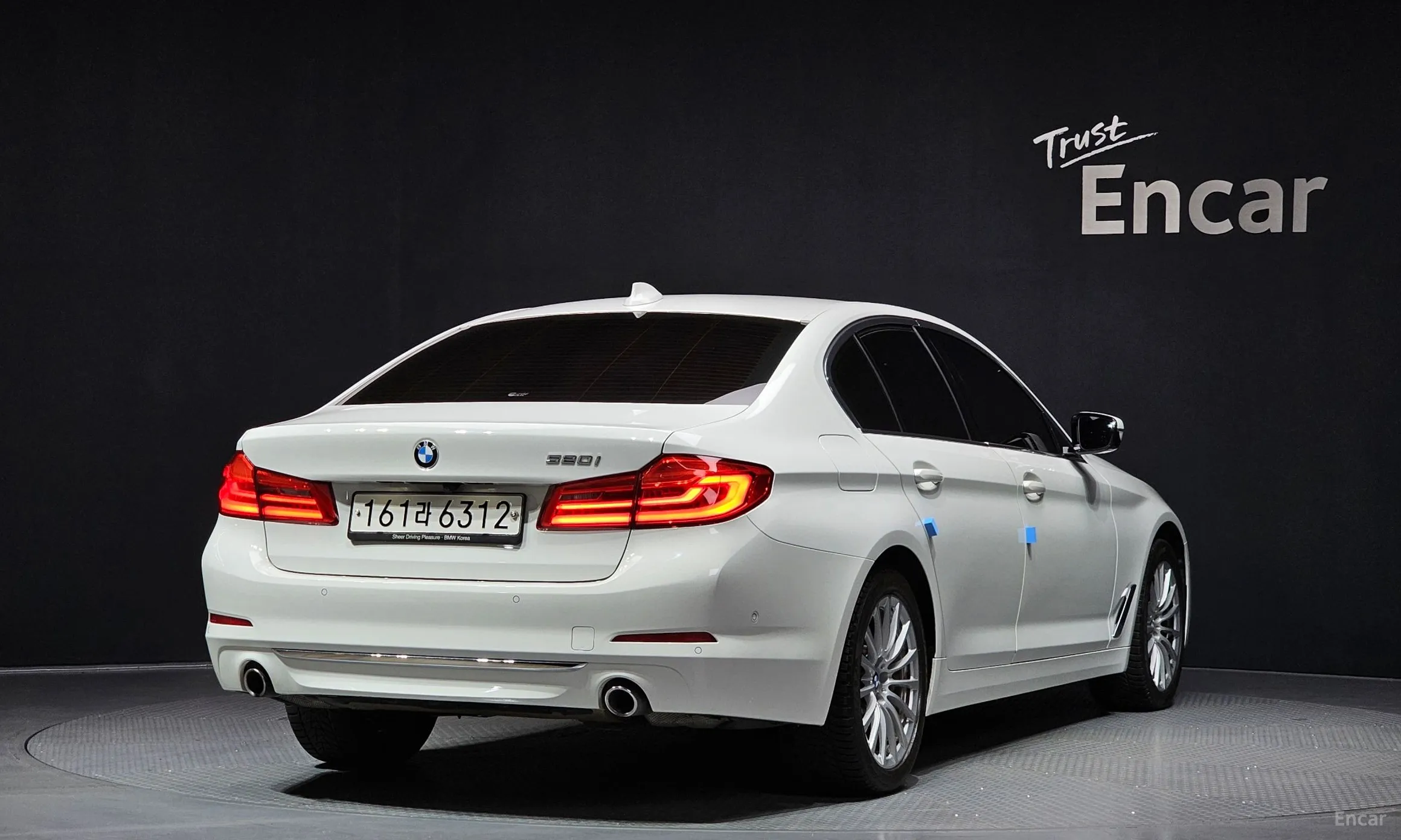 BMW 5 Series (G30) превью 2