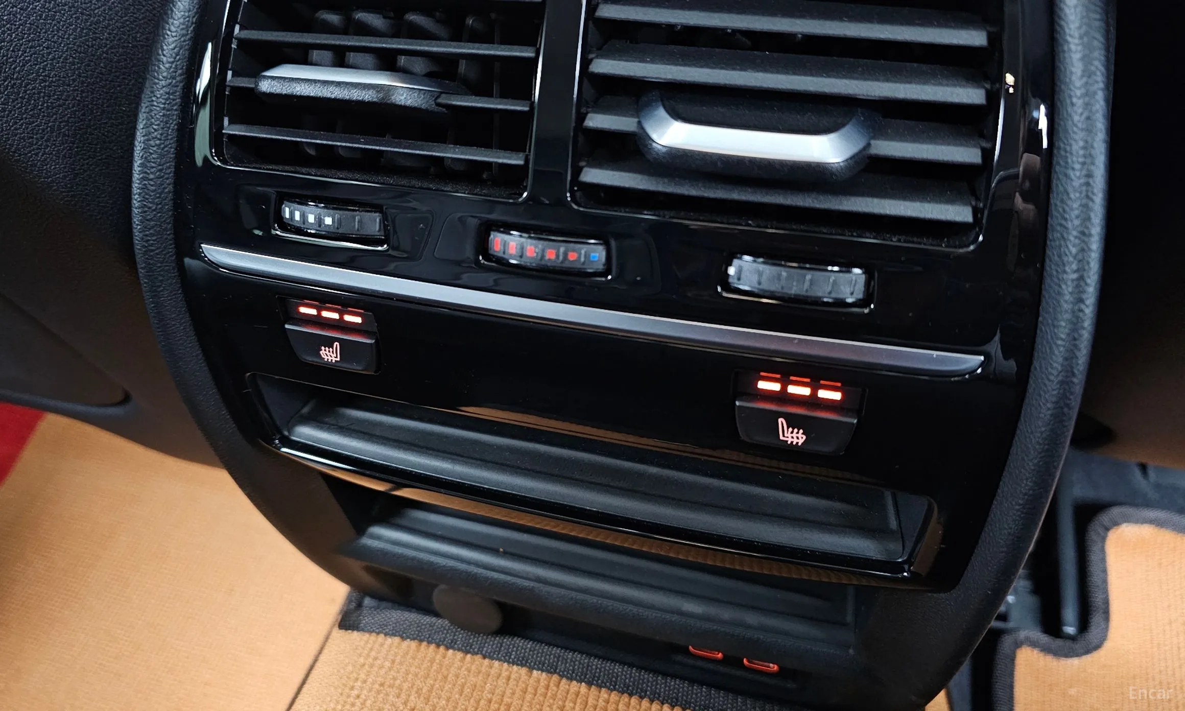 BMW 5 Series (G30) превью 19