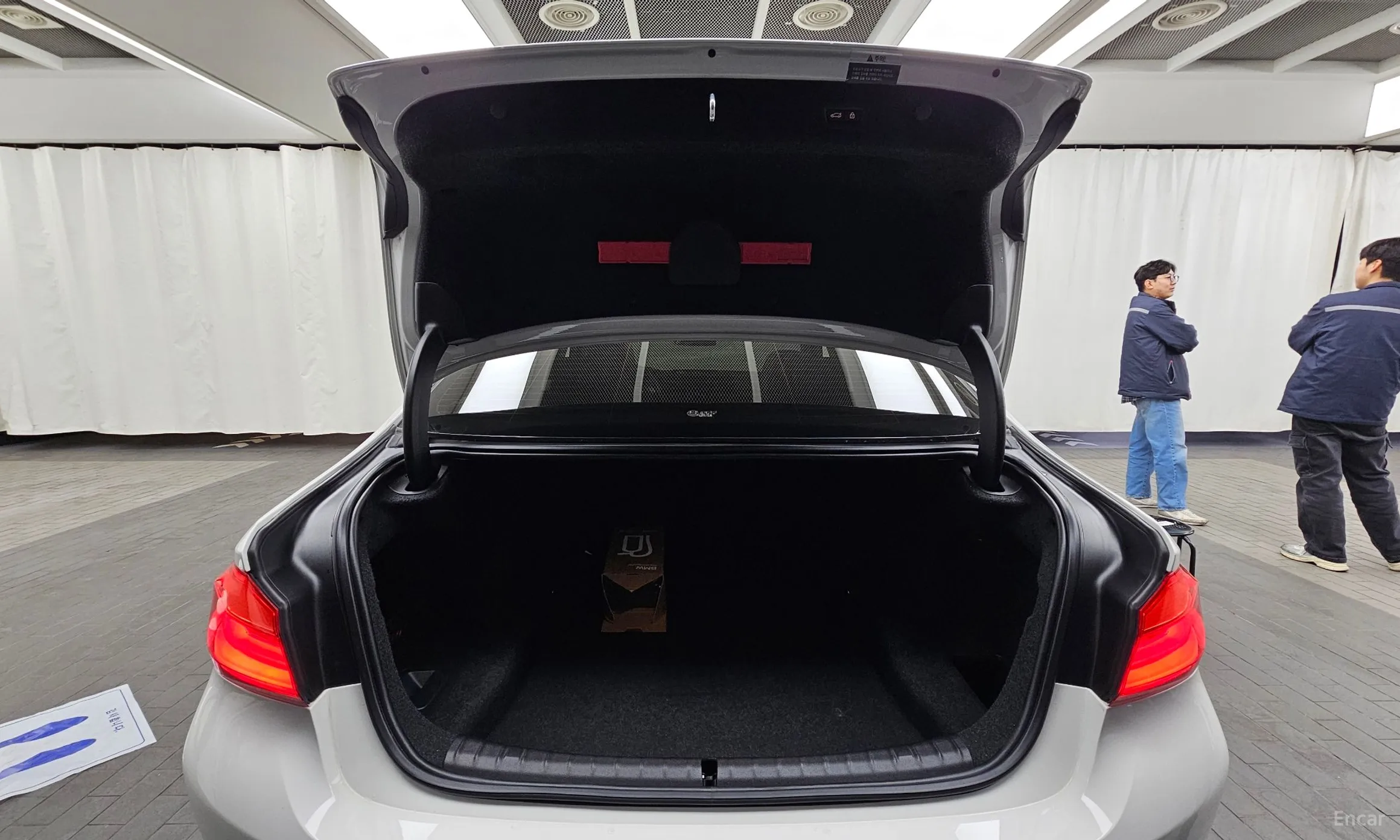 BMW 5 Series (G30) превью 20