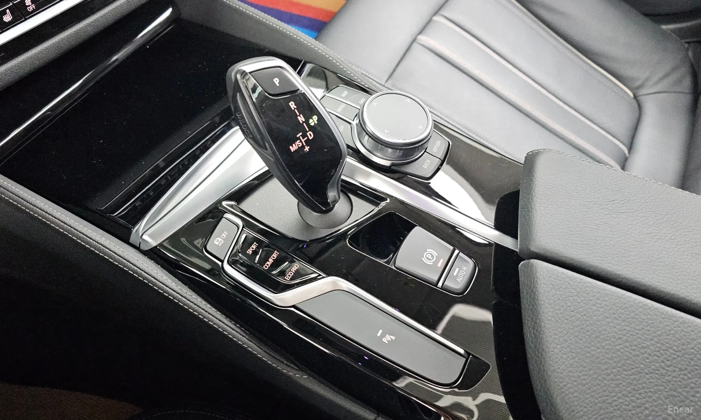 BMW 5 Series (G30) превью 9