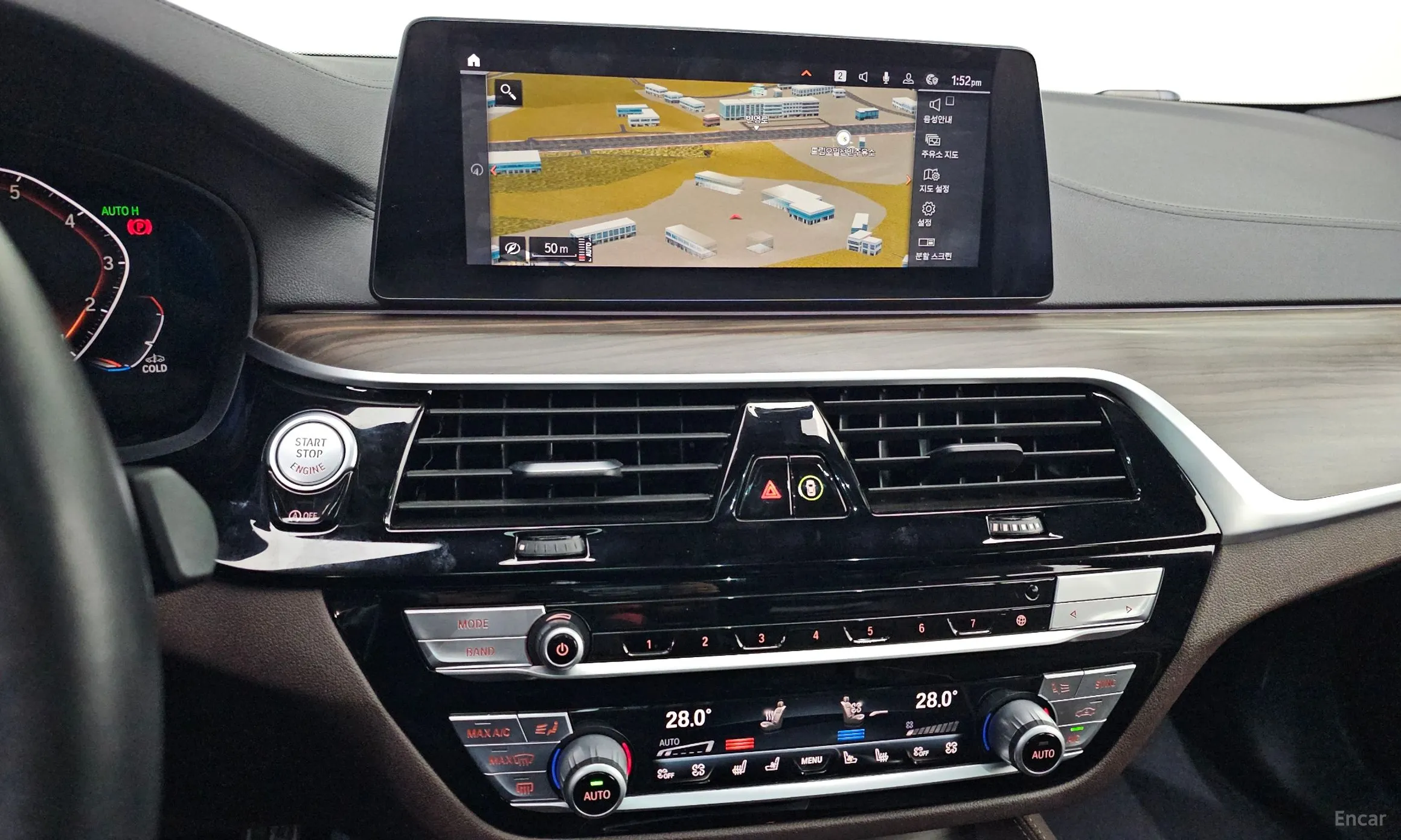 BMW 5 Series (G30) превью 15