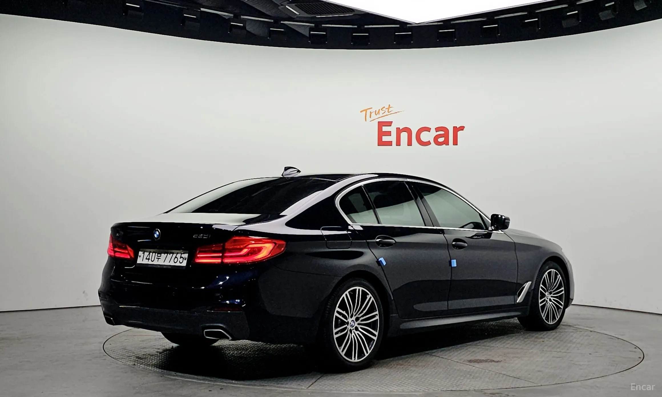 BMW 5 Series (G30) превью 2