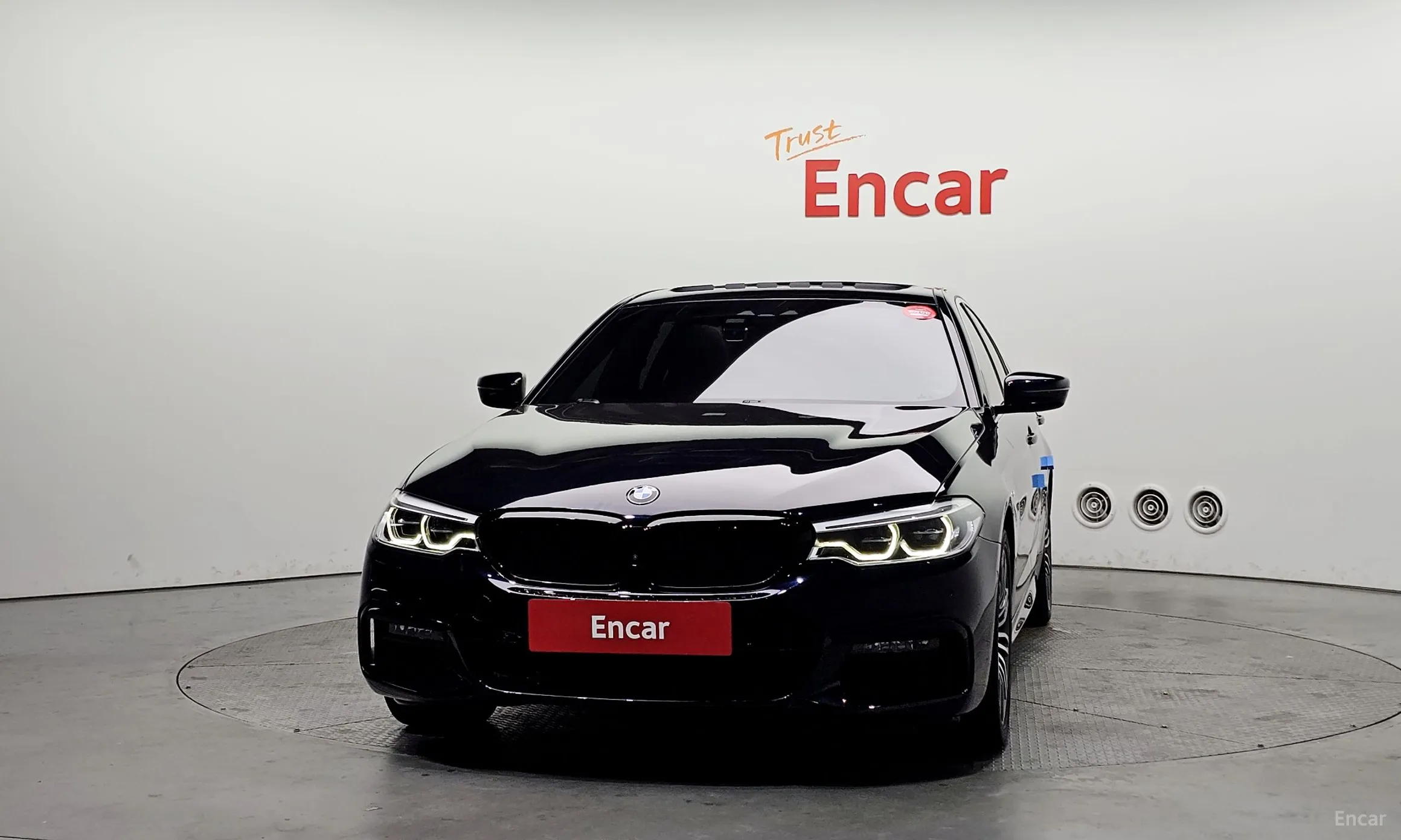 BMW 5 Series (G30) превью 3