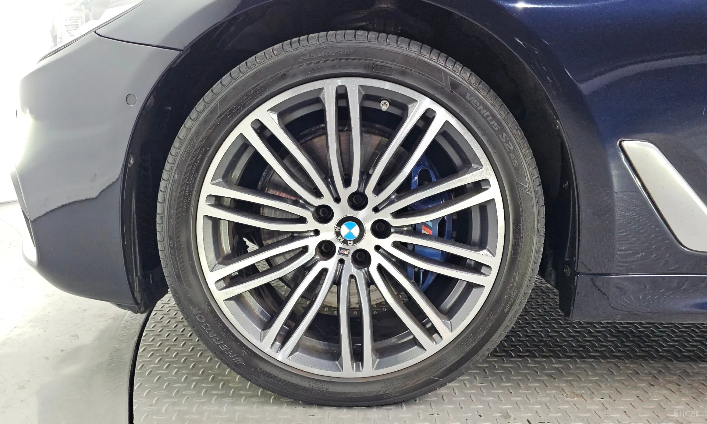 BMW 5 Series (G30) превью 5